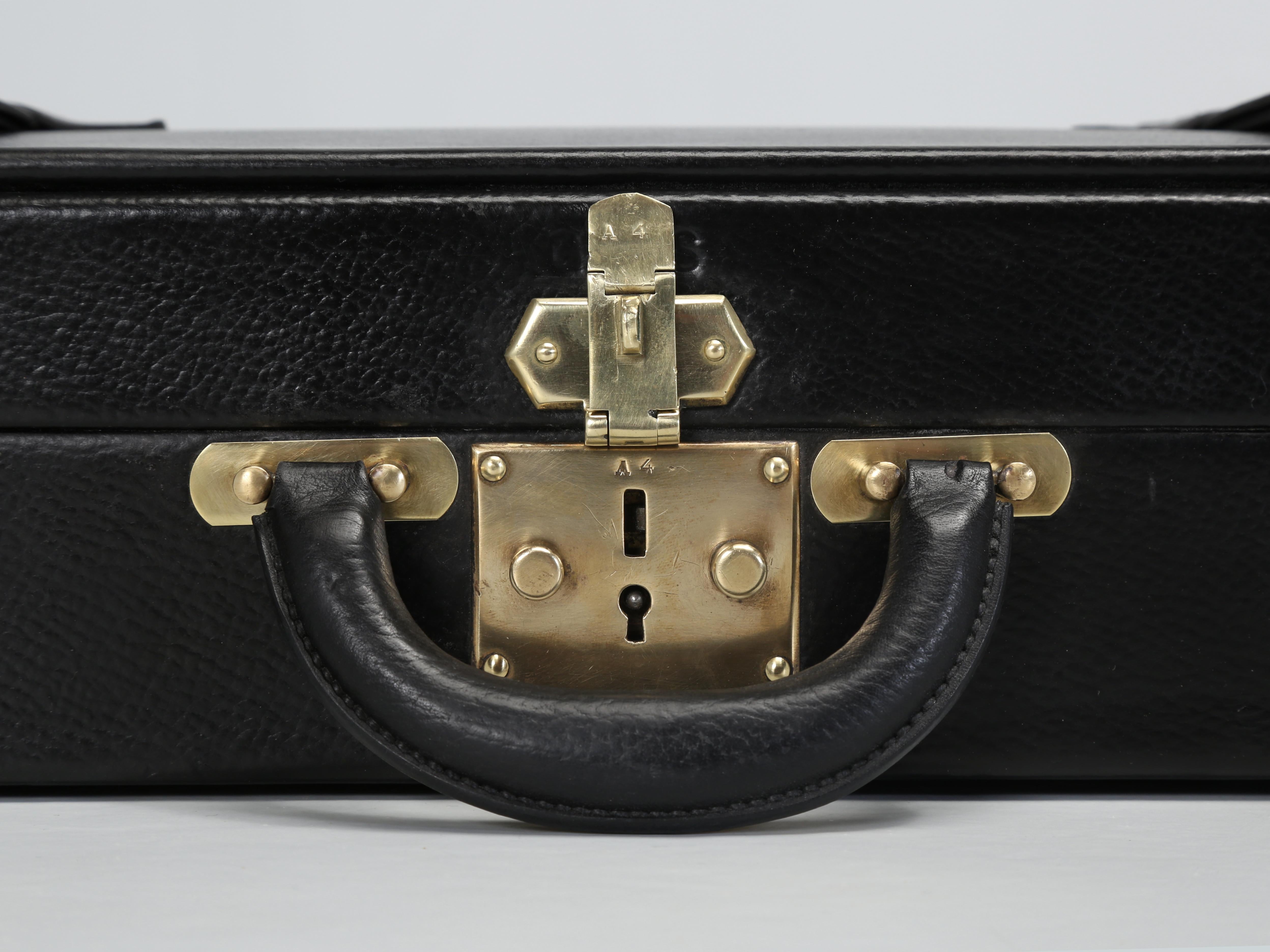 Hermès Rare Vintage Black Leather Briefcase Expandable with Straps, Original Key For Sale 5