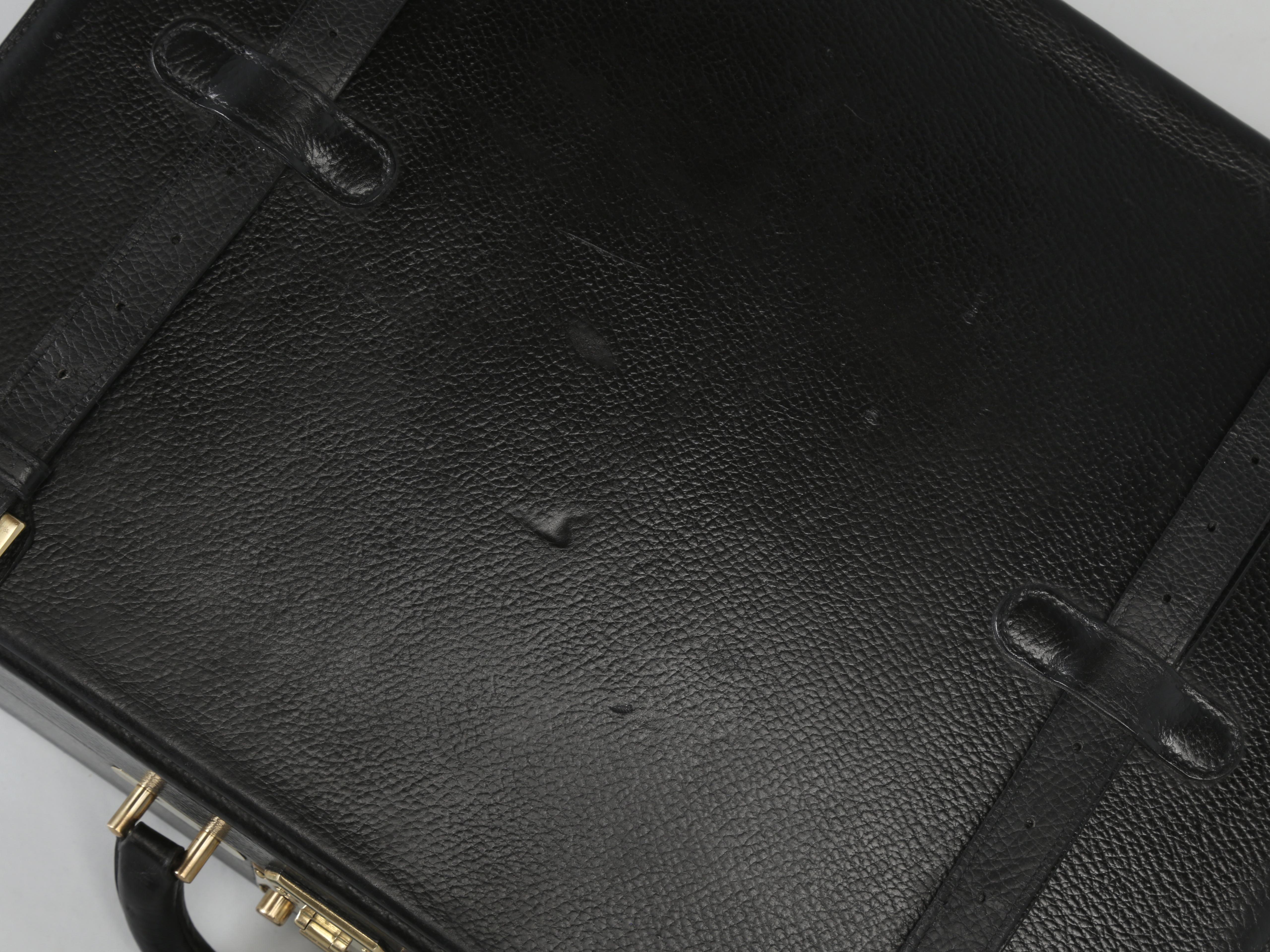 French Hermès Rare Vintage Black Leather Briefcase Expandable with Straps, Original Key