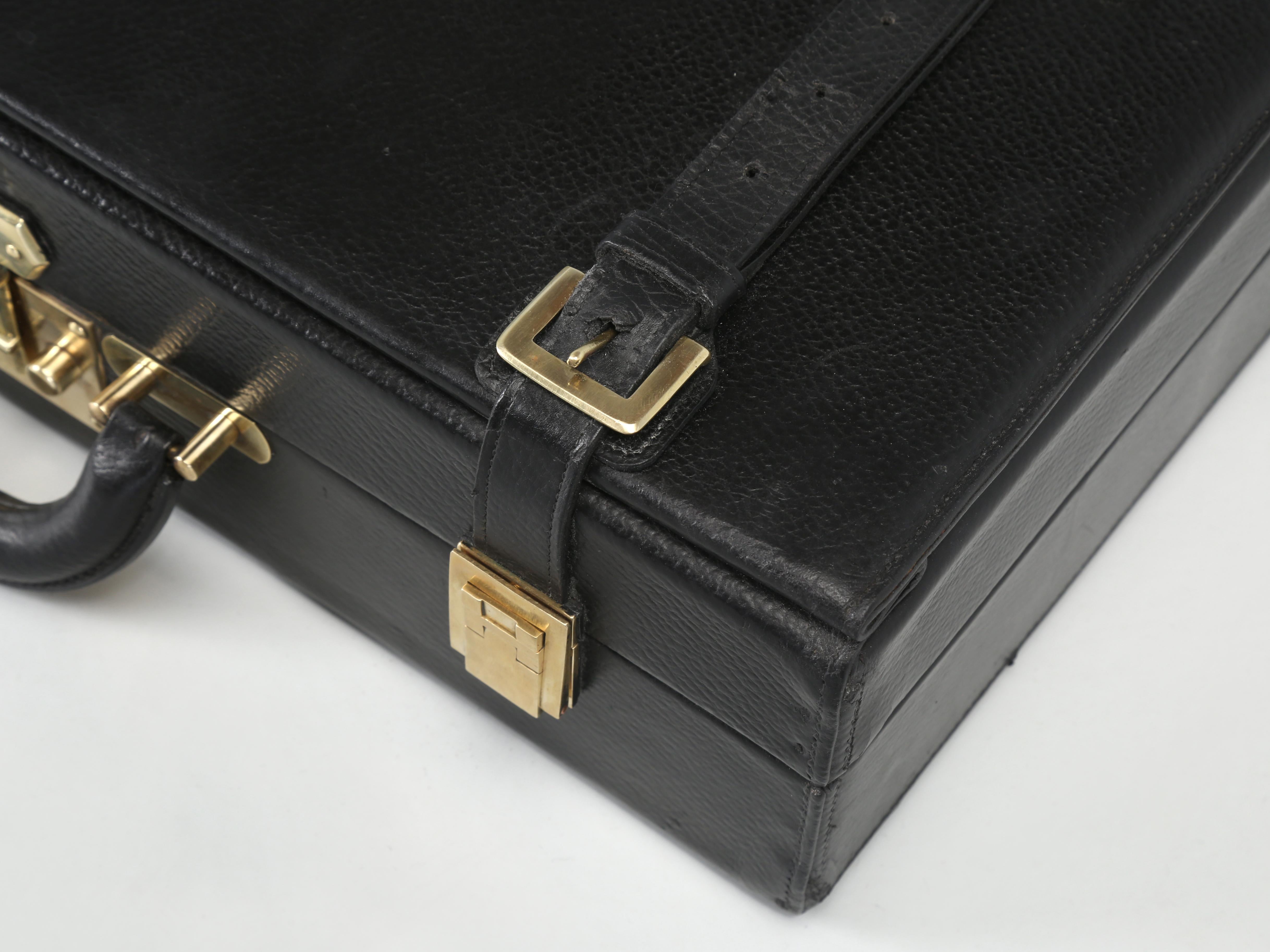 Hand-Crafted Hermès Rare Vintage Black Leather Briefcase Expandable with Straps, Original Key For Sale