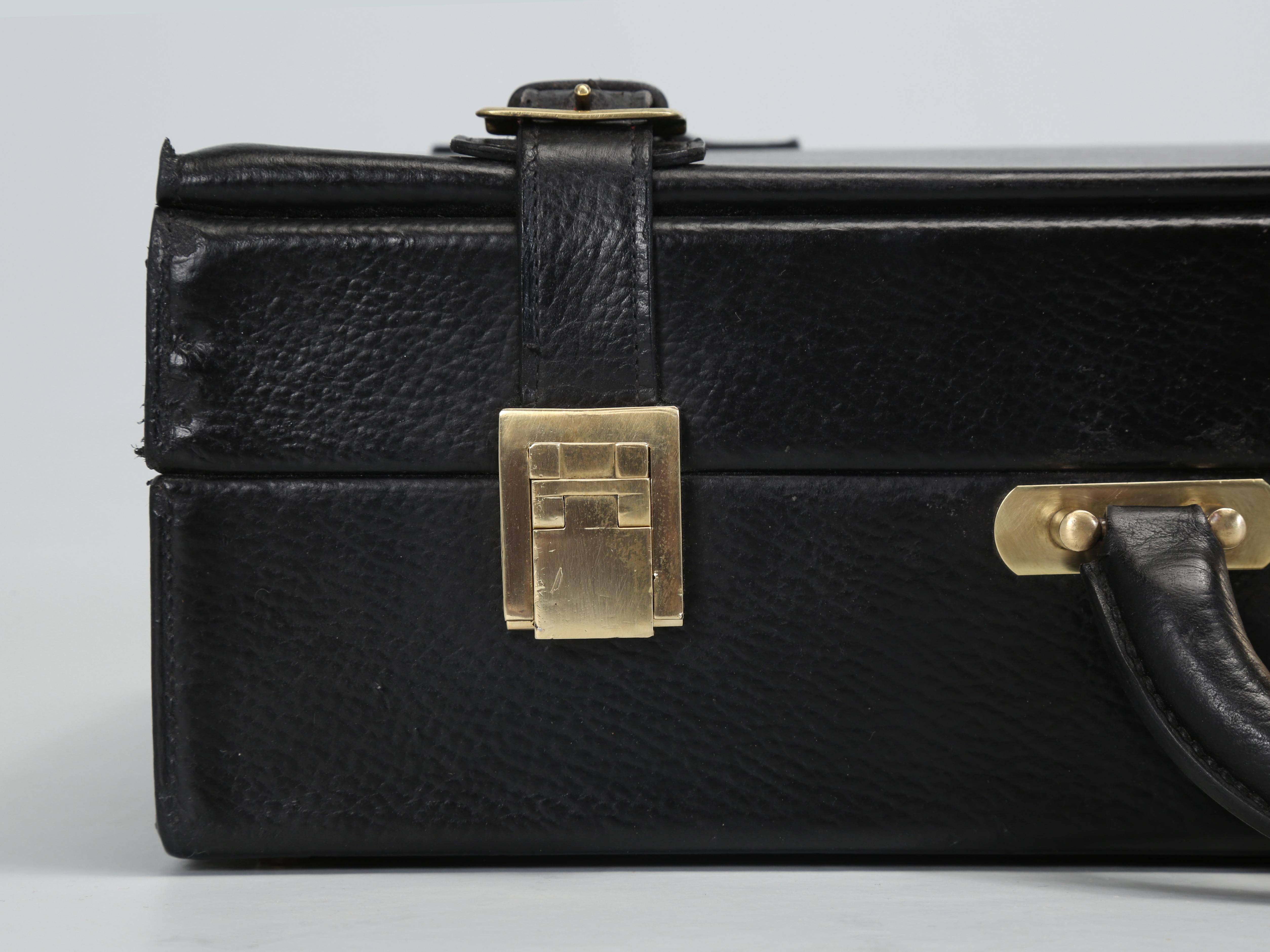 Hermès Rare Vintage Black Leather Briefcase Expandable with Straps, Original Key For Sale 1