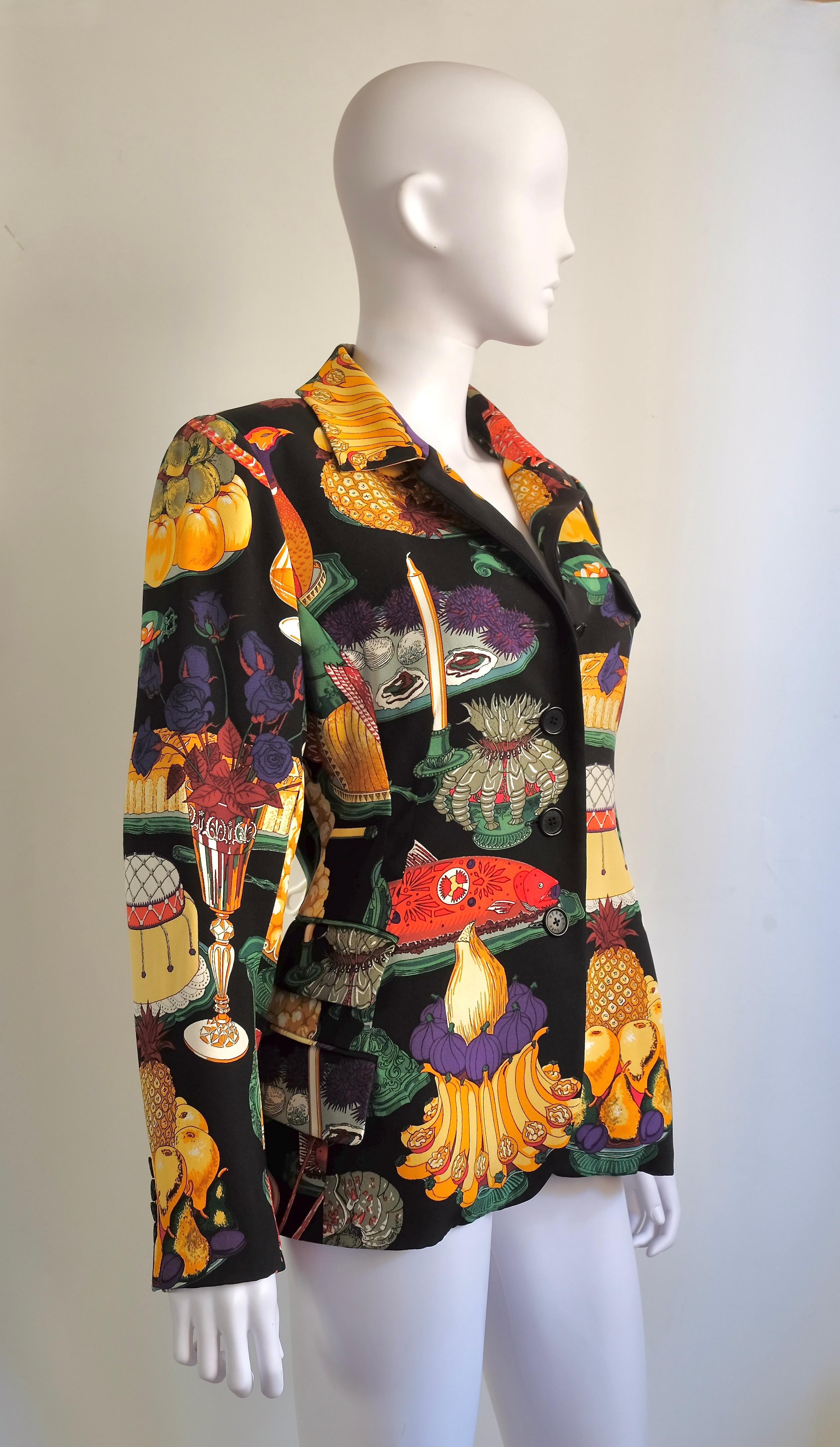 Beige HERMÈS - Rare blazer en soie 'Gastronomie' par Christiane Vauzelles en vente
