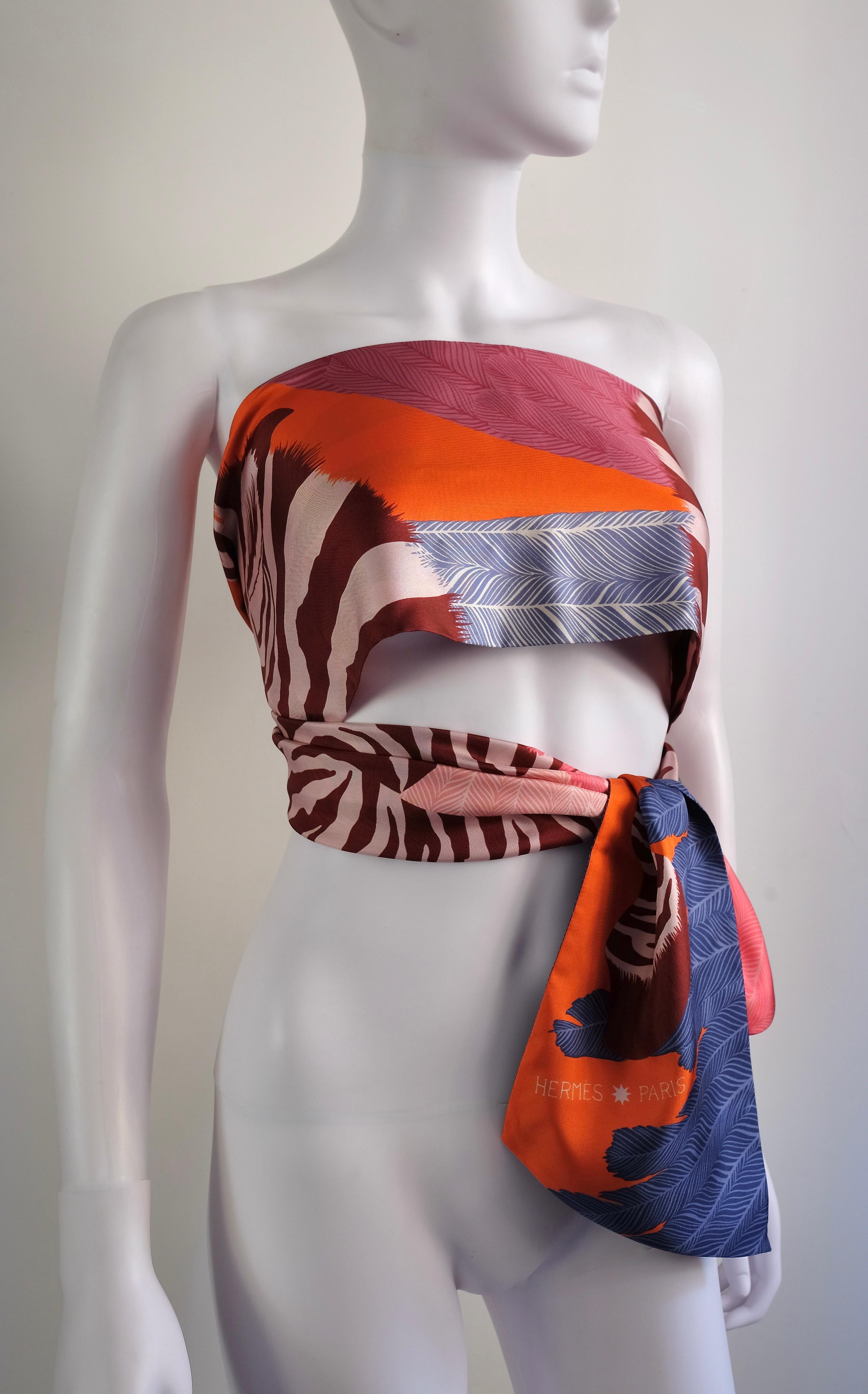 HERMÈS - Rare Maxi Twilly silk 
