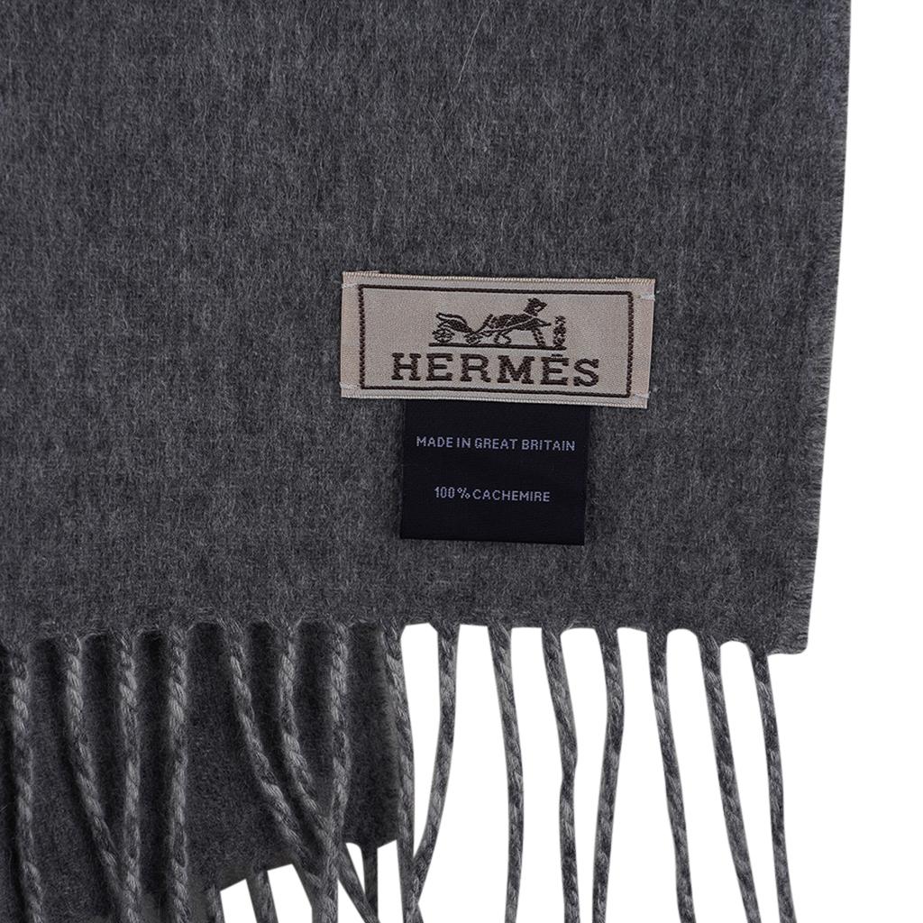 Hermes Recto-Verso PM Muffler Light / Medium Gray Cashmere In New Condition In Miami, FL