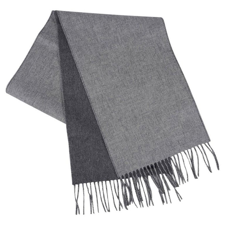 Hermes Recto-Verso PM Muffler Light / Medium Gray Cashmere For Sale at ...