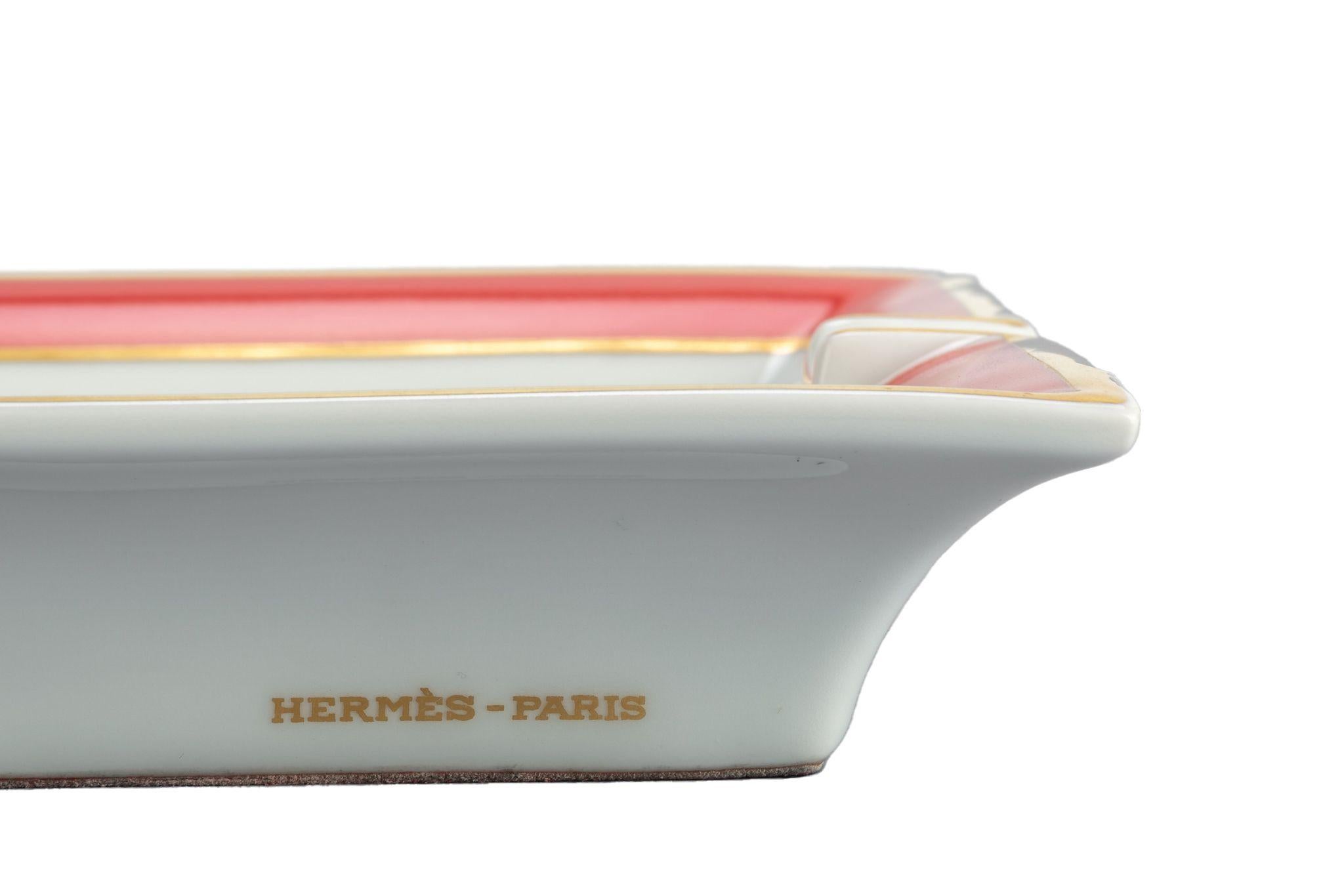 White Hermes Red Bird Porcelain Ashtray For Sale