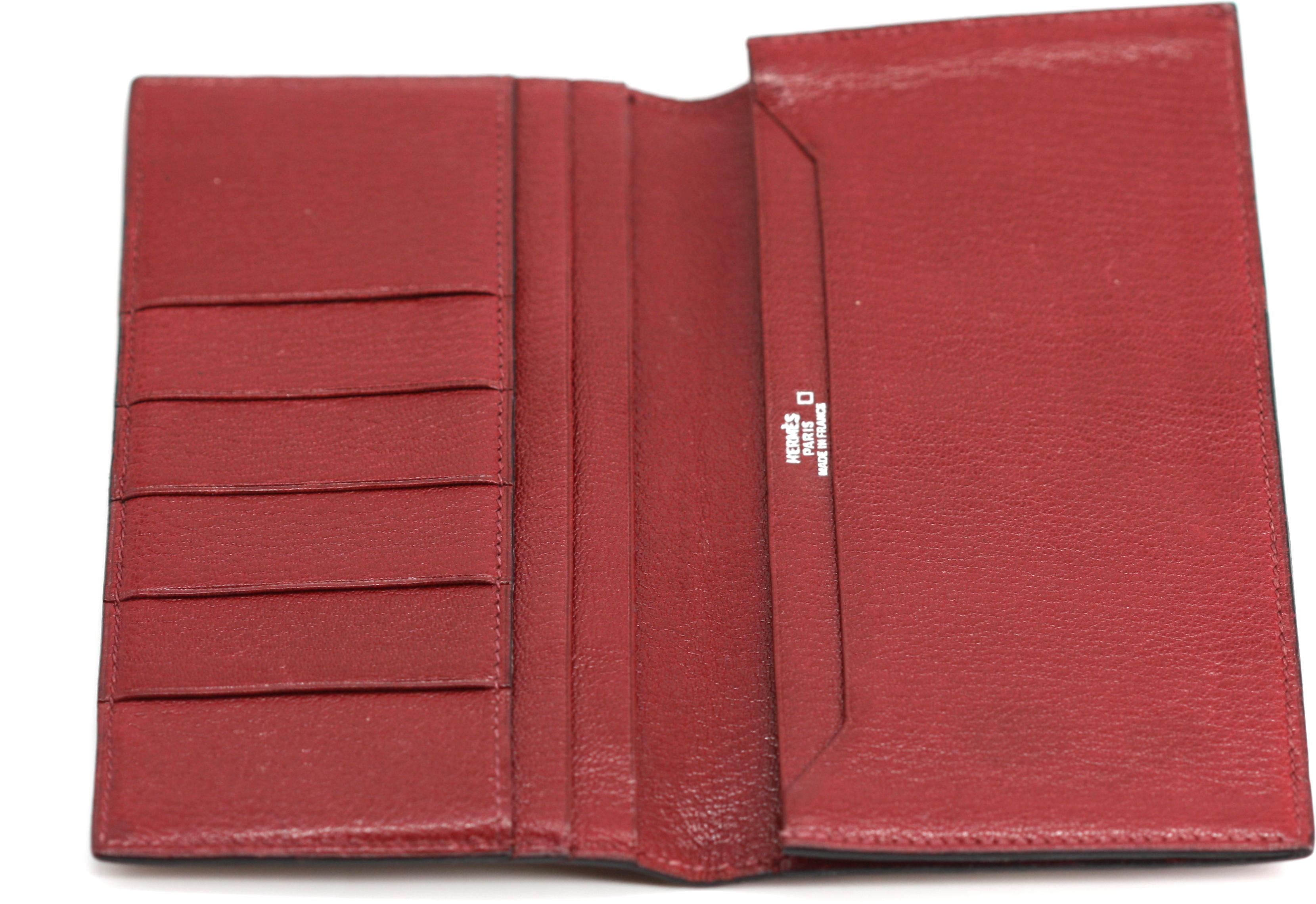  Hermes Red Crocodile Leather Billfold In Good Condition For Sale In West Palm Beach, FL