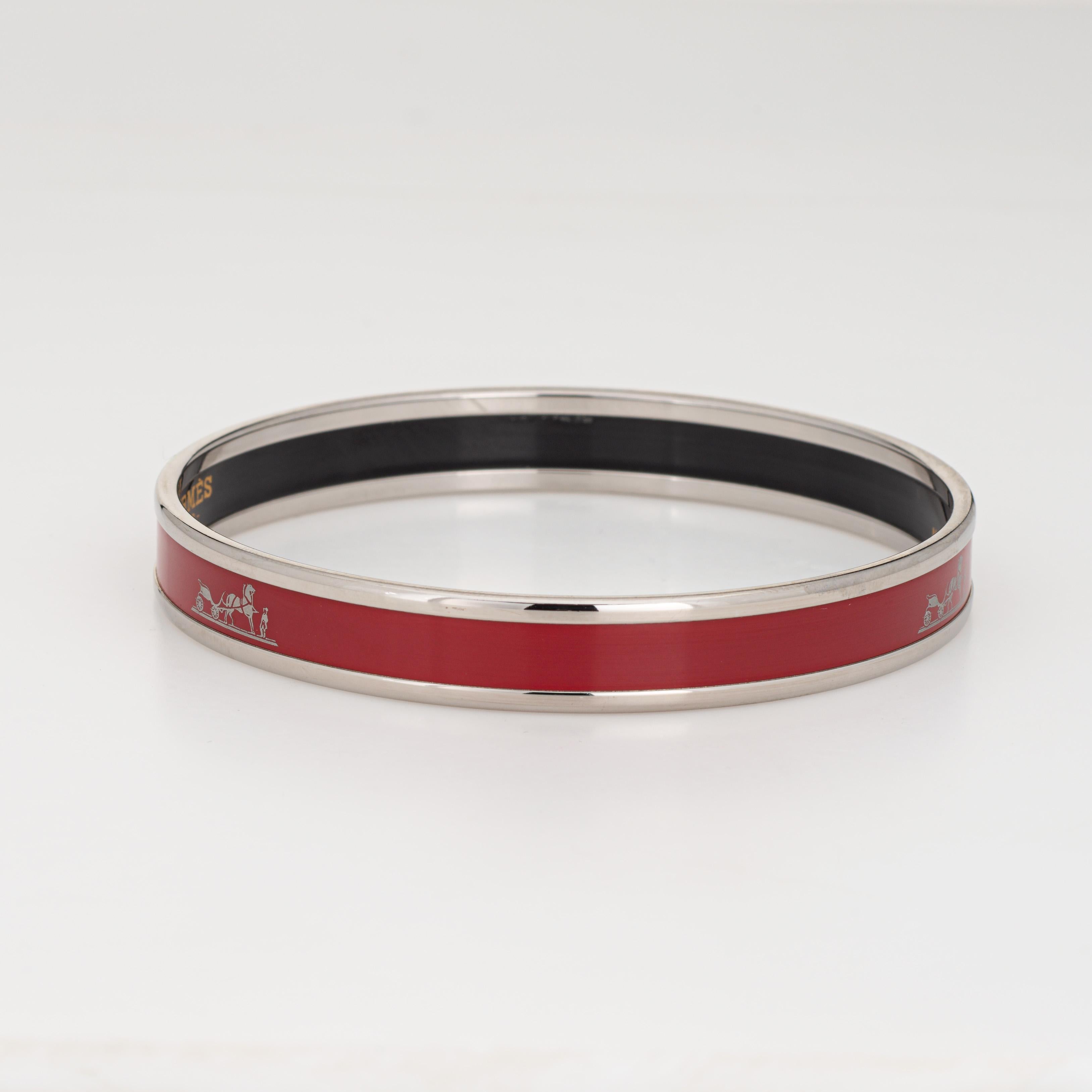 Hermes Bracelet en émail rouge avec motif de calèche étroit 65 Taille petite Bon état - En vente à Torrance, CA