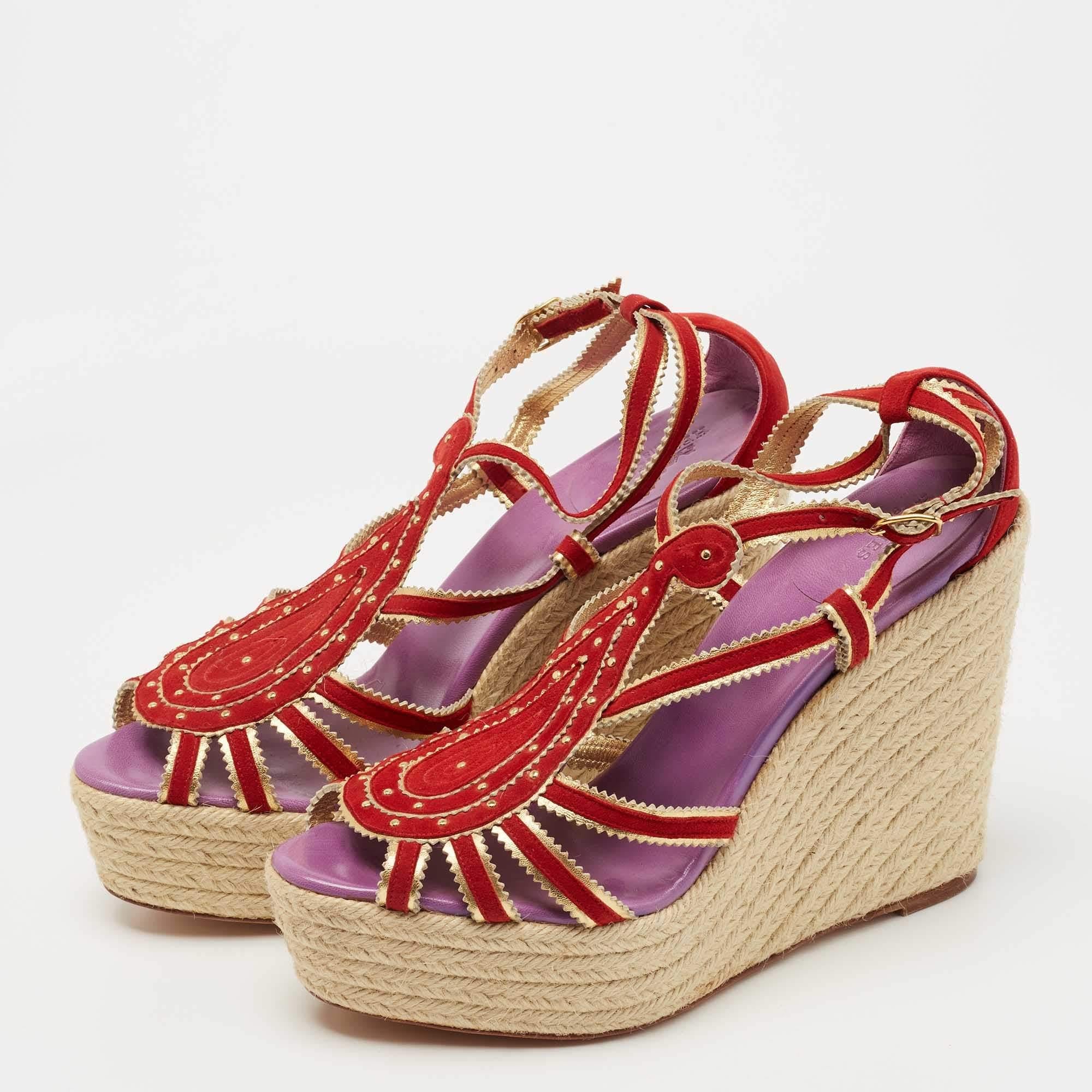 You can count on these designer sandals for an elevated feel. They are crafted beautifully and designed to offer the right fit and a comfortable lift.