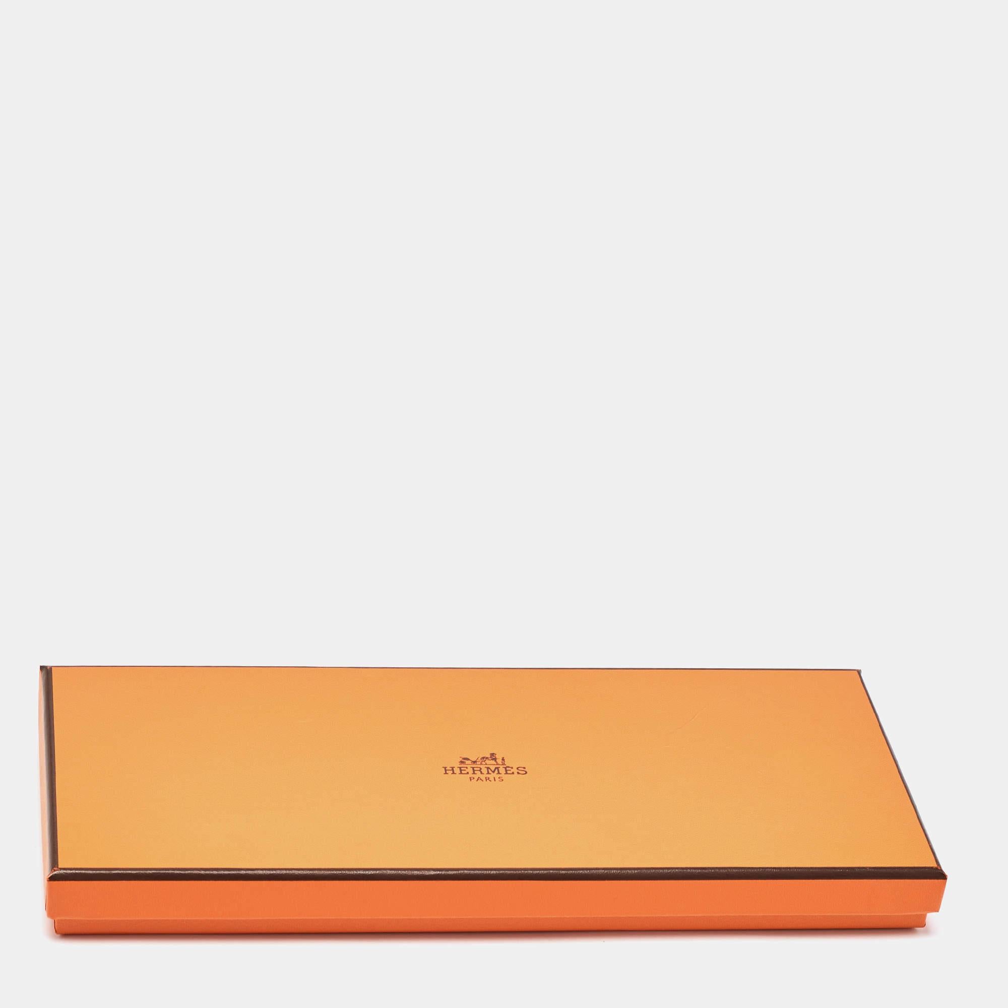 Women's Hermès Red Harnais En Rosace Silk Twilly