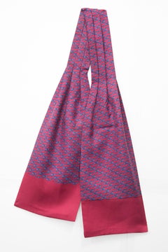 Ascot Seidenschal von Hermes mit rotem Pferd