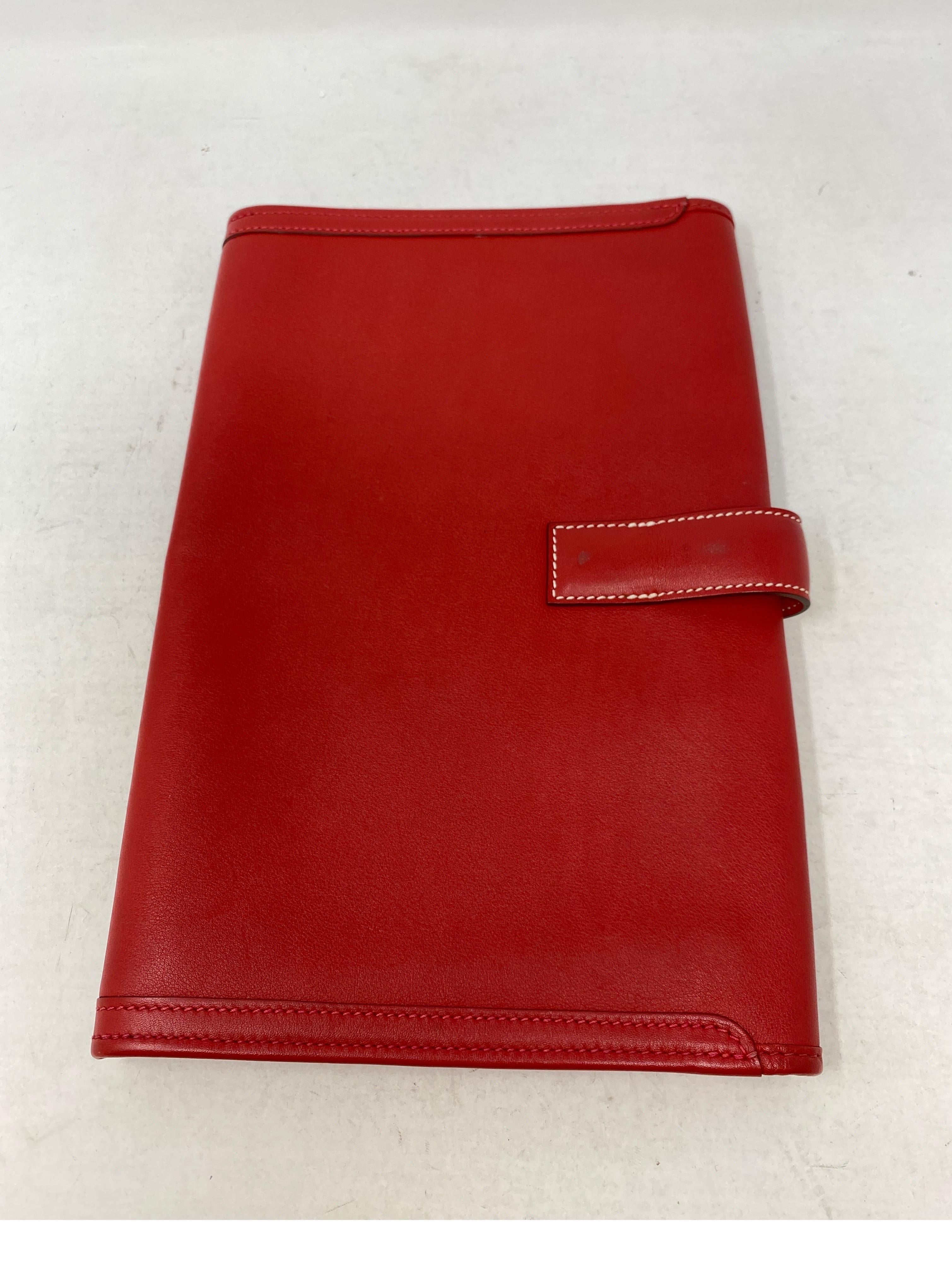 Hermès - Pochette Jige rouge Bon état à Athens, GA