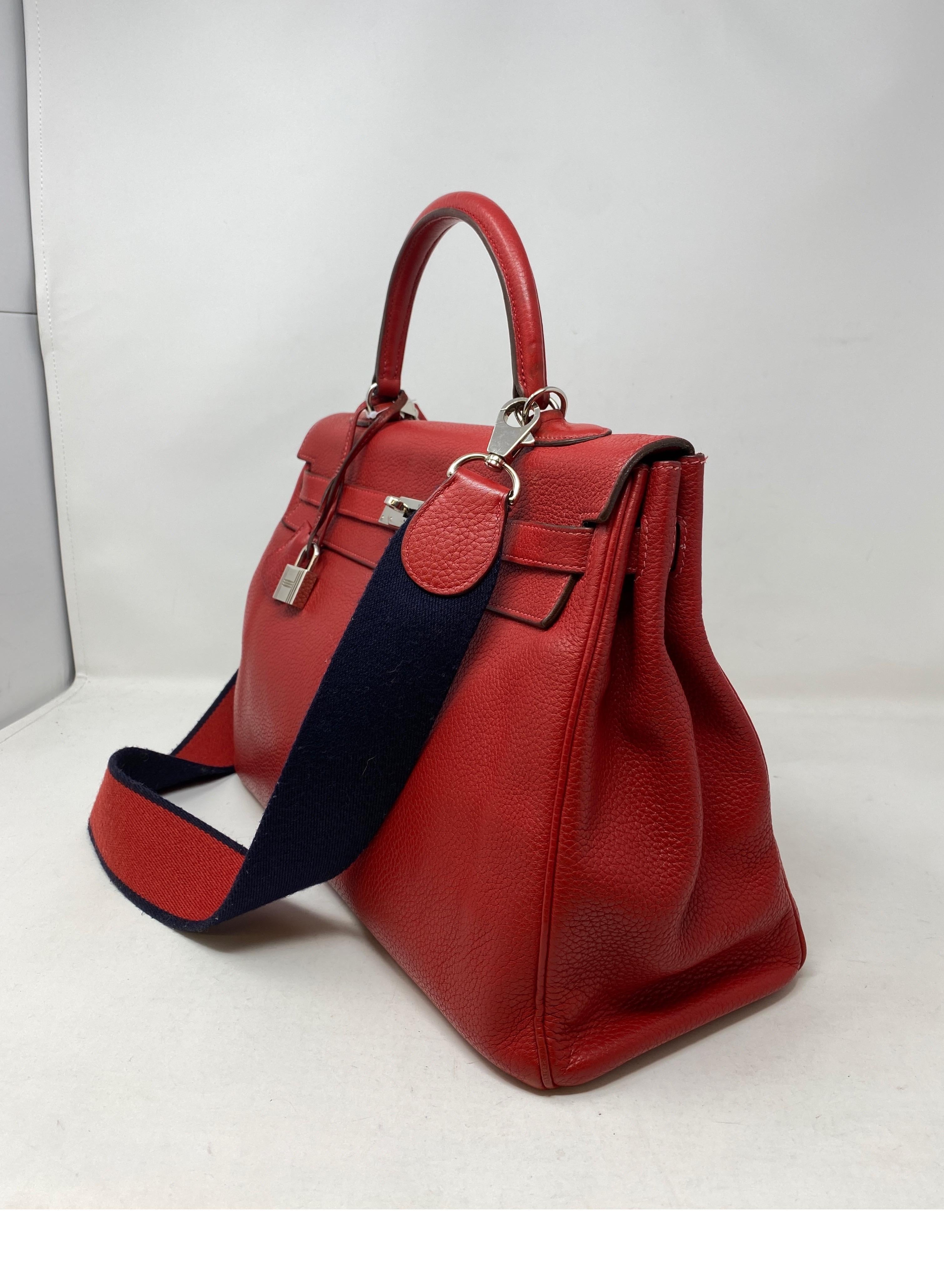Hermes Red Kelly 35 Bag  In Good Condition In Athens, GA