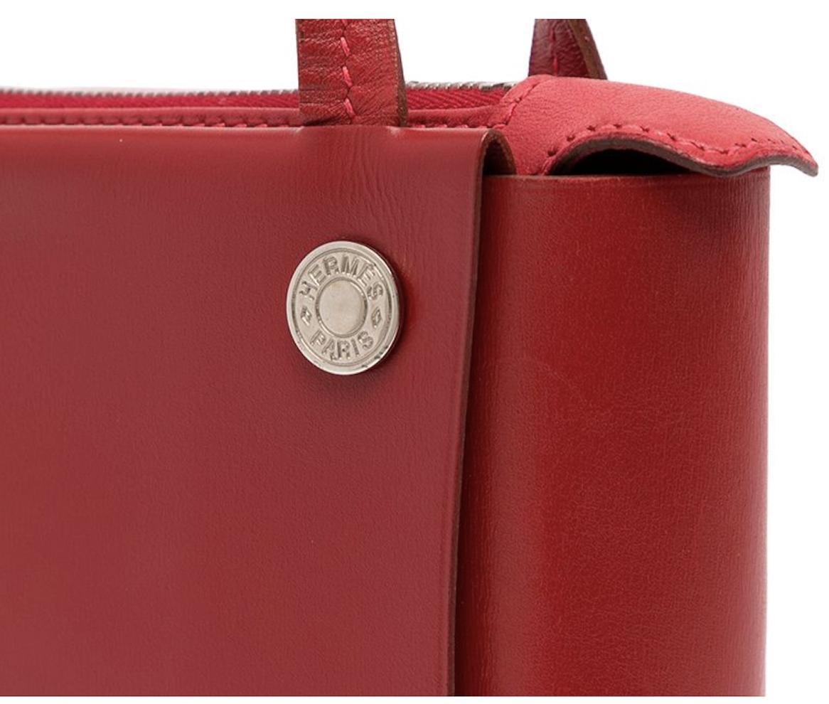Hermes Red Leather Shoulder Bag  In Good Condition For Sale In Paris, FR