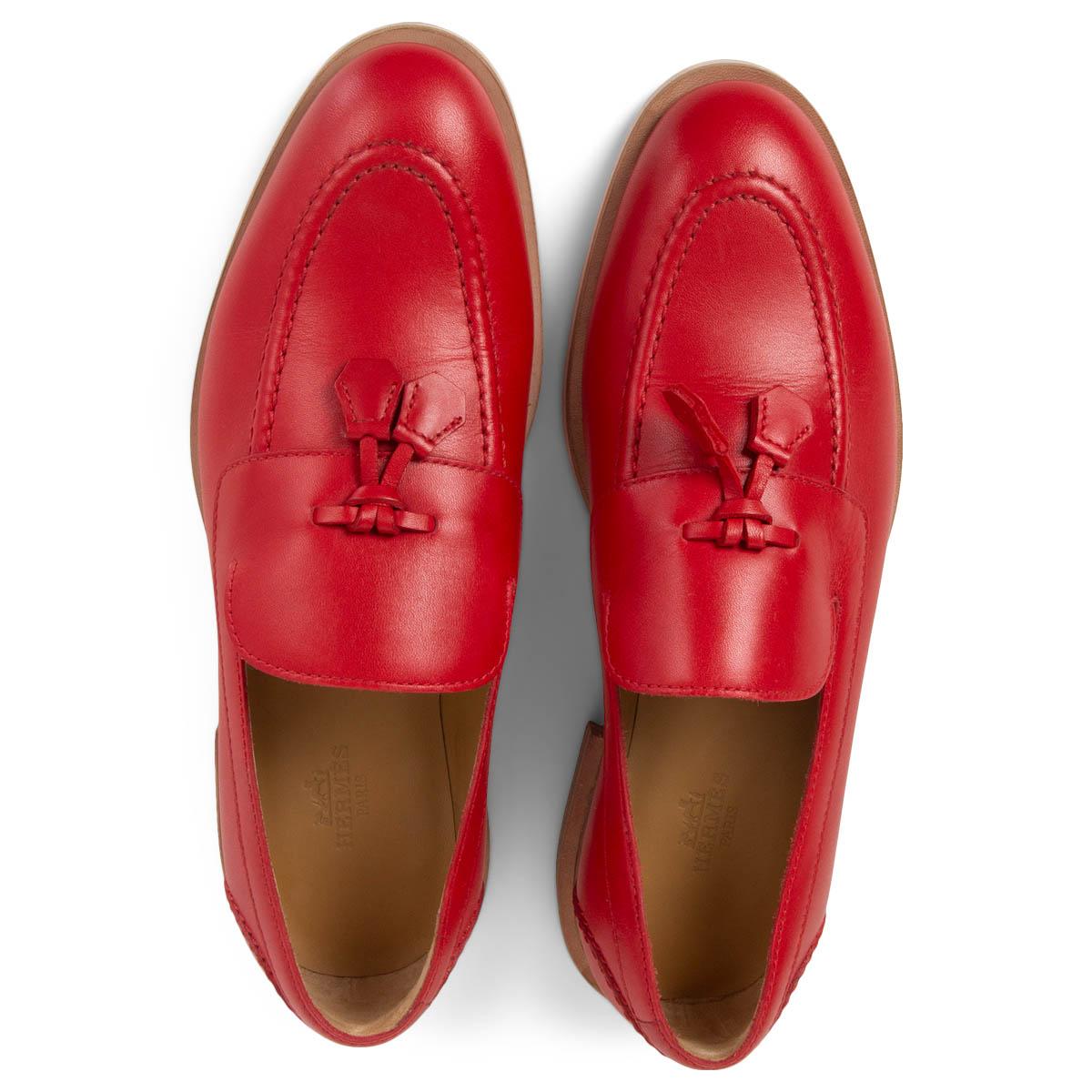 Chaussures plates TASSEL HERMÈS en cuir rouge 36 Pour femmes en vente