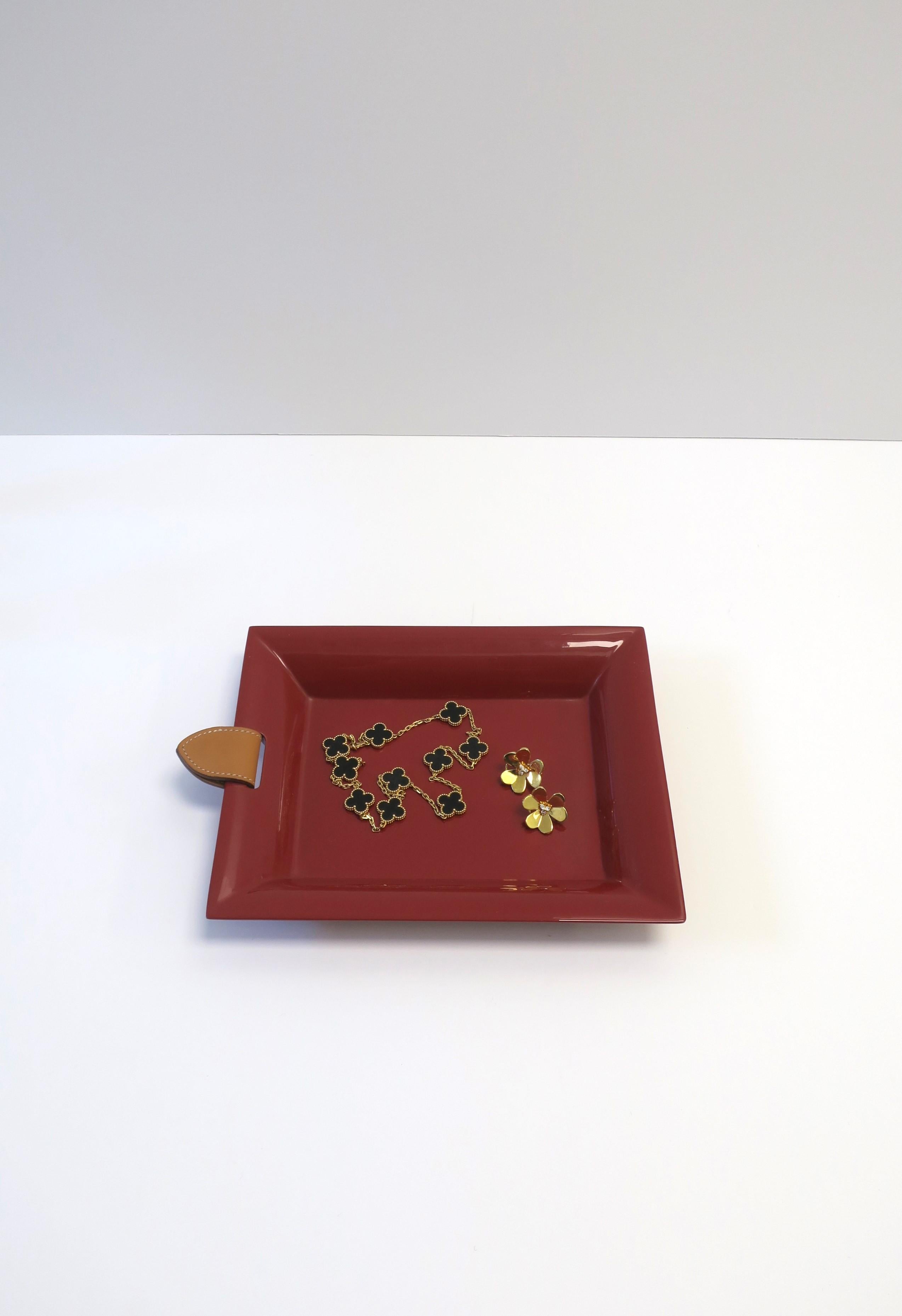 Hermès Red Rouge Burgundy Catchall Tablett mit Leder Detail (20. Jahrhundert)