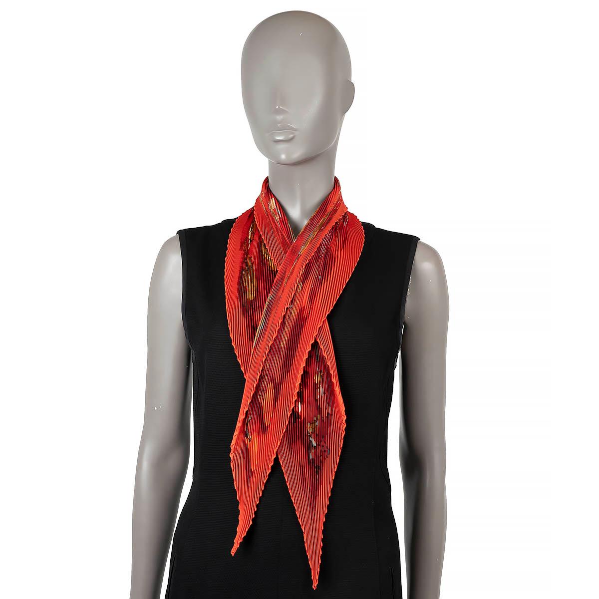 Women's or Men's HERMES red silk CONCERTO 90 PLISSE Scarf For Sale