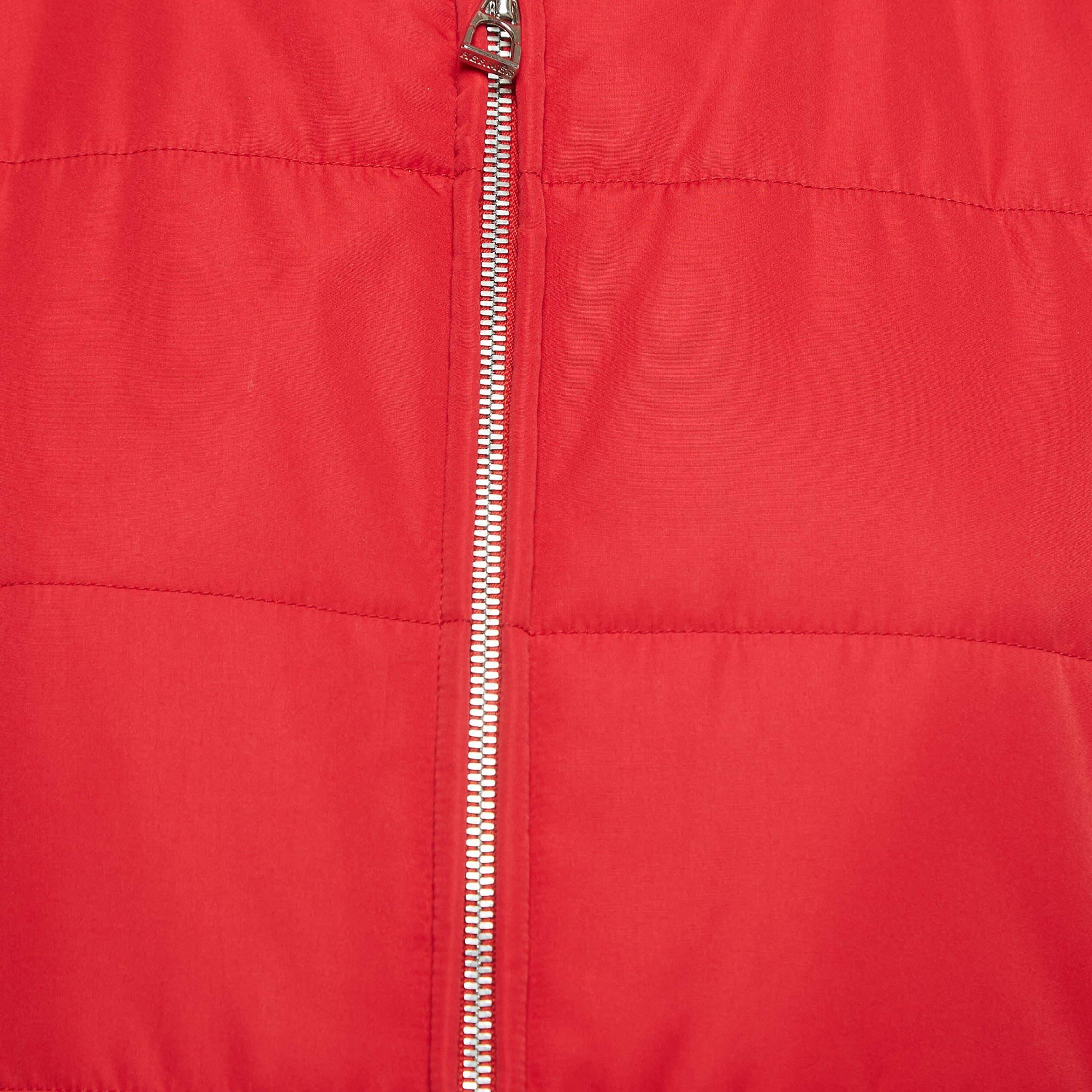 Hermès Red Synthetic Sleeveless Zip Front Quilted Vest M In Excellent Condition For Sale In Dubai, Al Qouz 2