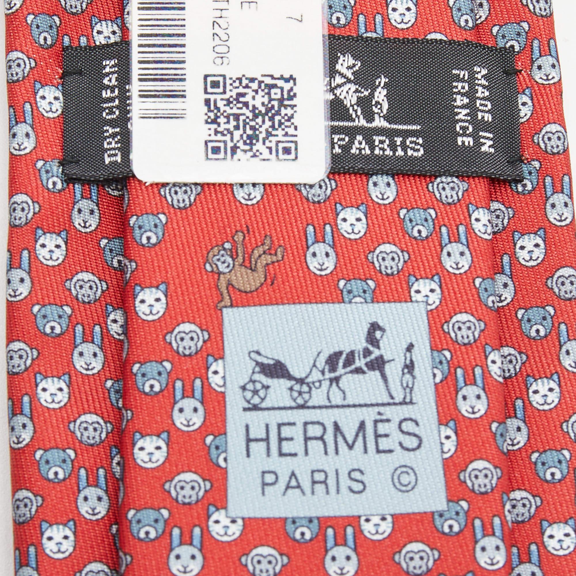 Hermès Red Tetes A Pois Printed Silk Slim Tie In Excellent Condition In Dubai, Al Qouz 2