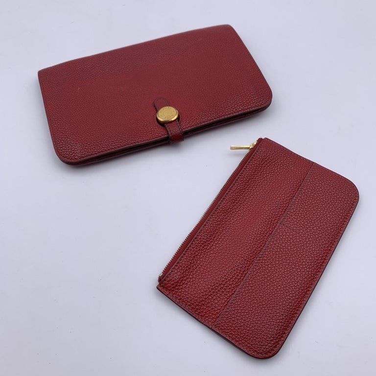 Hermes Red Togo Leather Dogon Duo Bifold Wallet Clou de Selle For Sale at  1stDibs