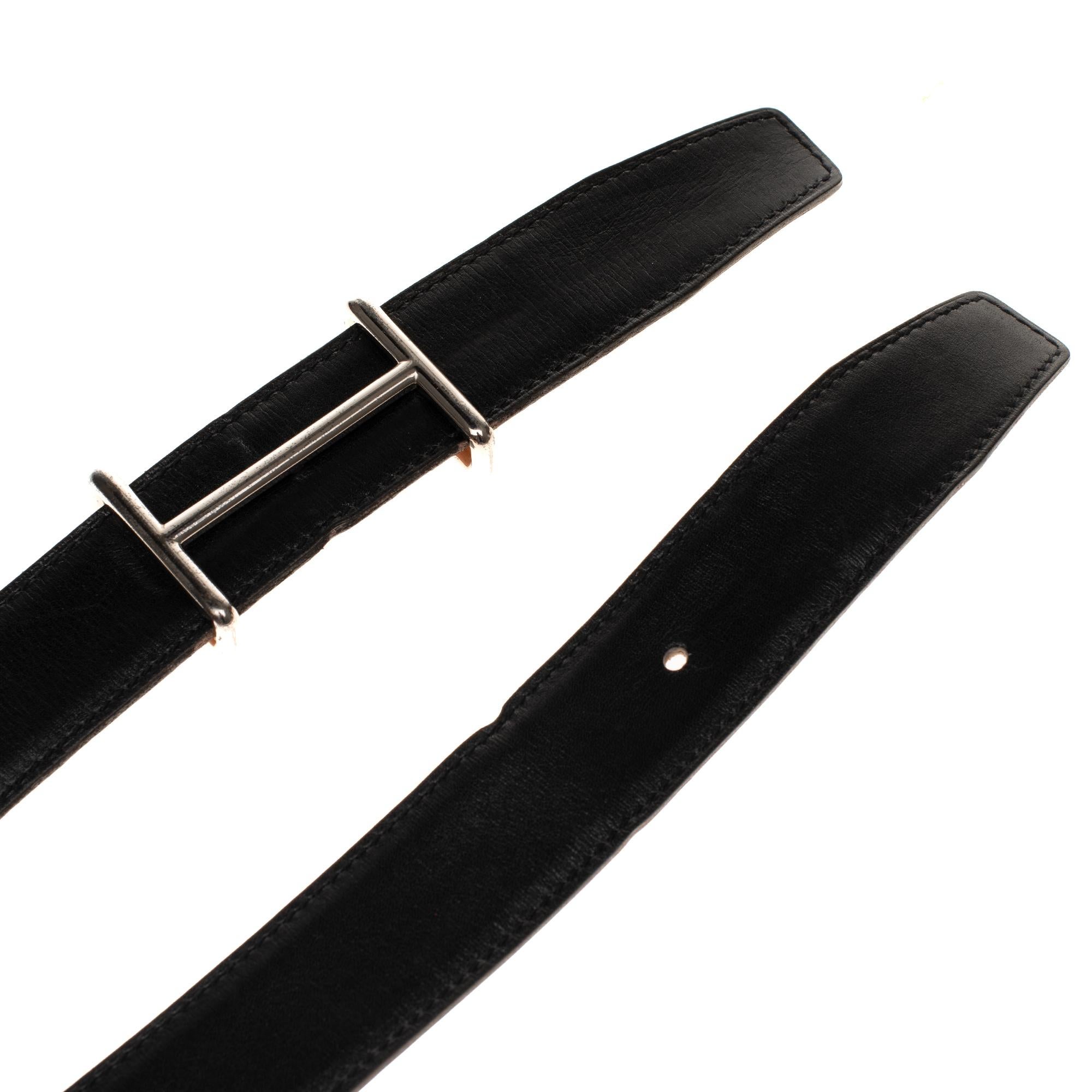 Hermes Reverso belt in reversible leather black calfskin & Togo gold.
Size: 105 cm
Signature: Hermès Paris, Made in France
Dimensions: 3.2 cm * 105 cm

Very good condition despite some marks of use on leather and hardware