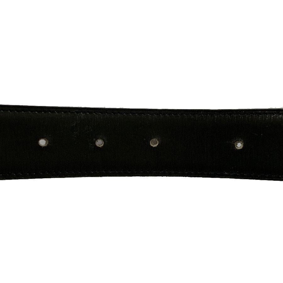 Women's HERMES Reversible Belt in Off-White and Black Color Size 75 For Sale