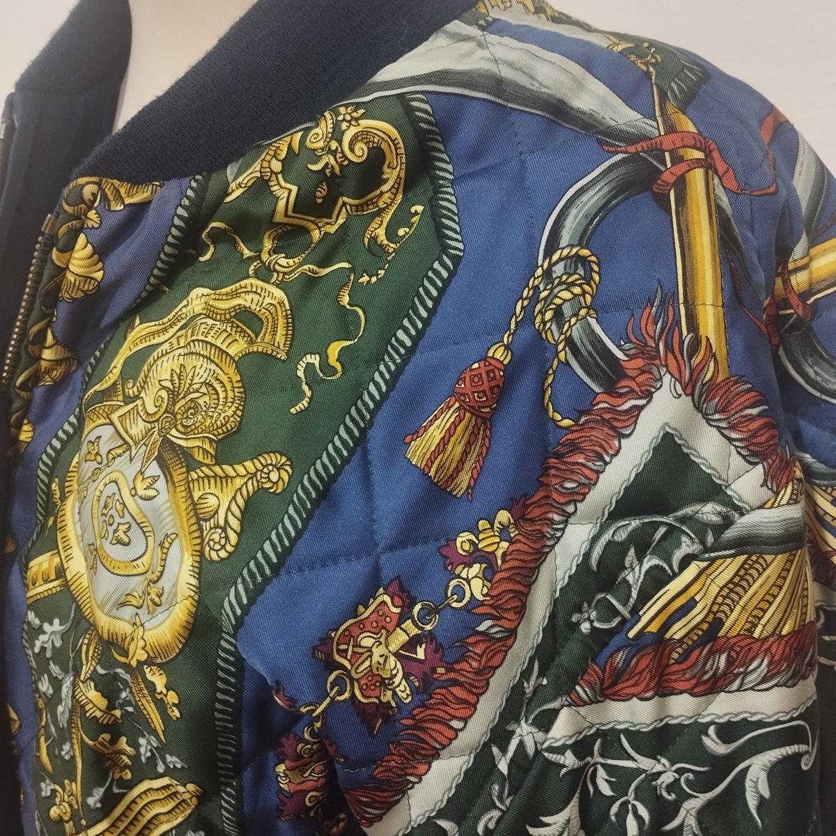 Hermès Reversible Bomber FR 46 im Zustand „Relativ gut“ im Angebot in Gazzaniga (BG), IT
