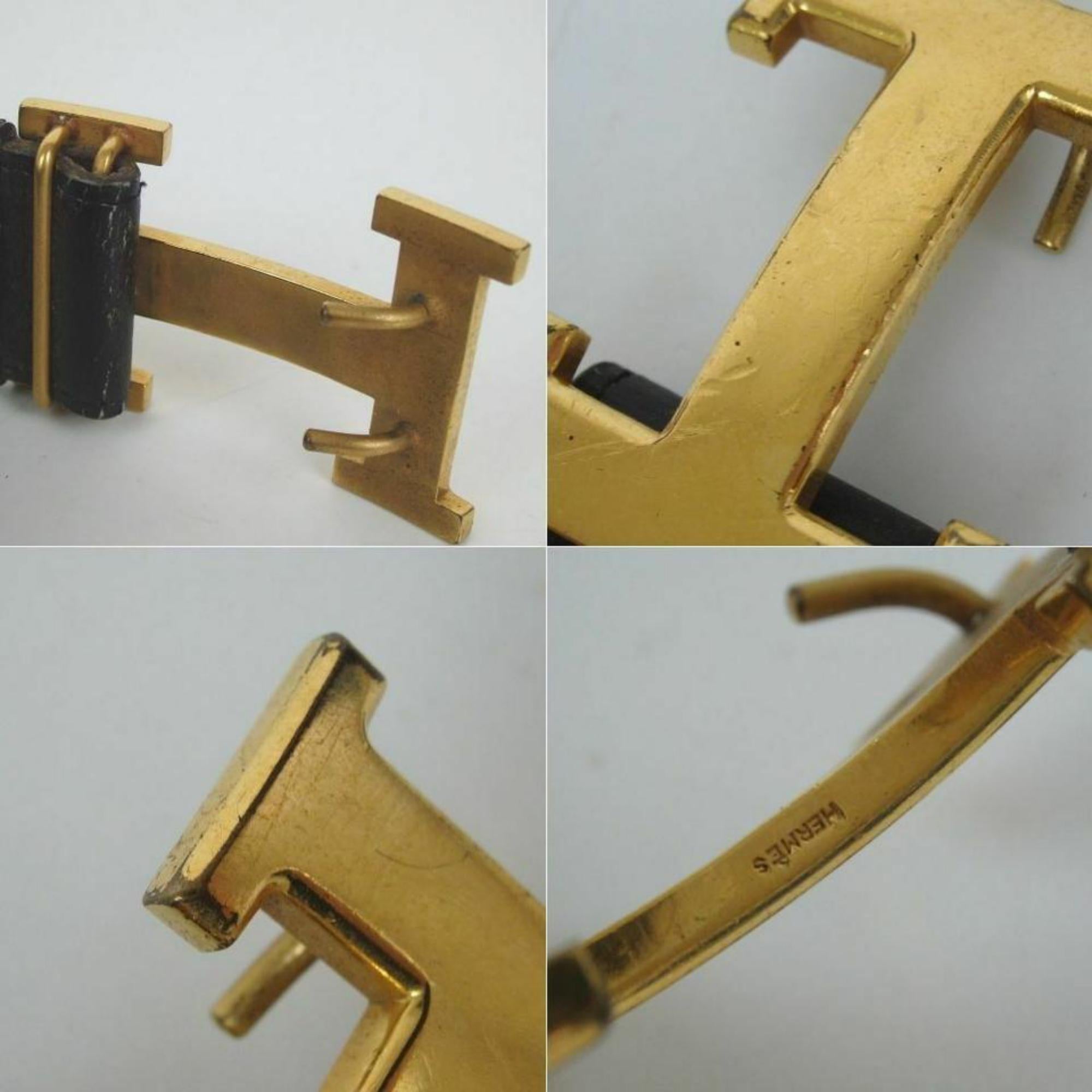 Hermès Reversible H Logo Belt Kit Black Burgundy Gold 852989
SizeLength:86cm / 33.9'
Width:3cm / 1.2'
Waist Length:81.5cm ~ 81.5cm / 32.1' ~ 32.1' *one size
Color Gold/Black
Material leather



GOOD- VINTAGE CONDITION
(6.5/10 or BC)
Fits any waist