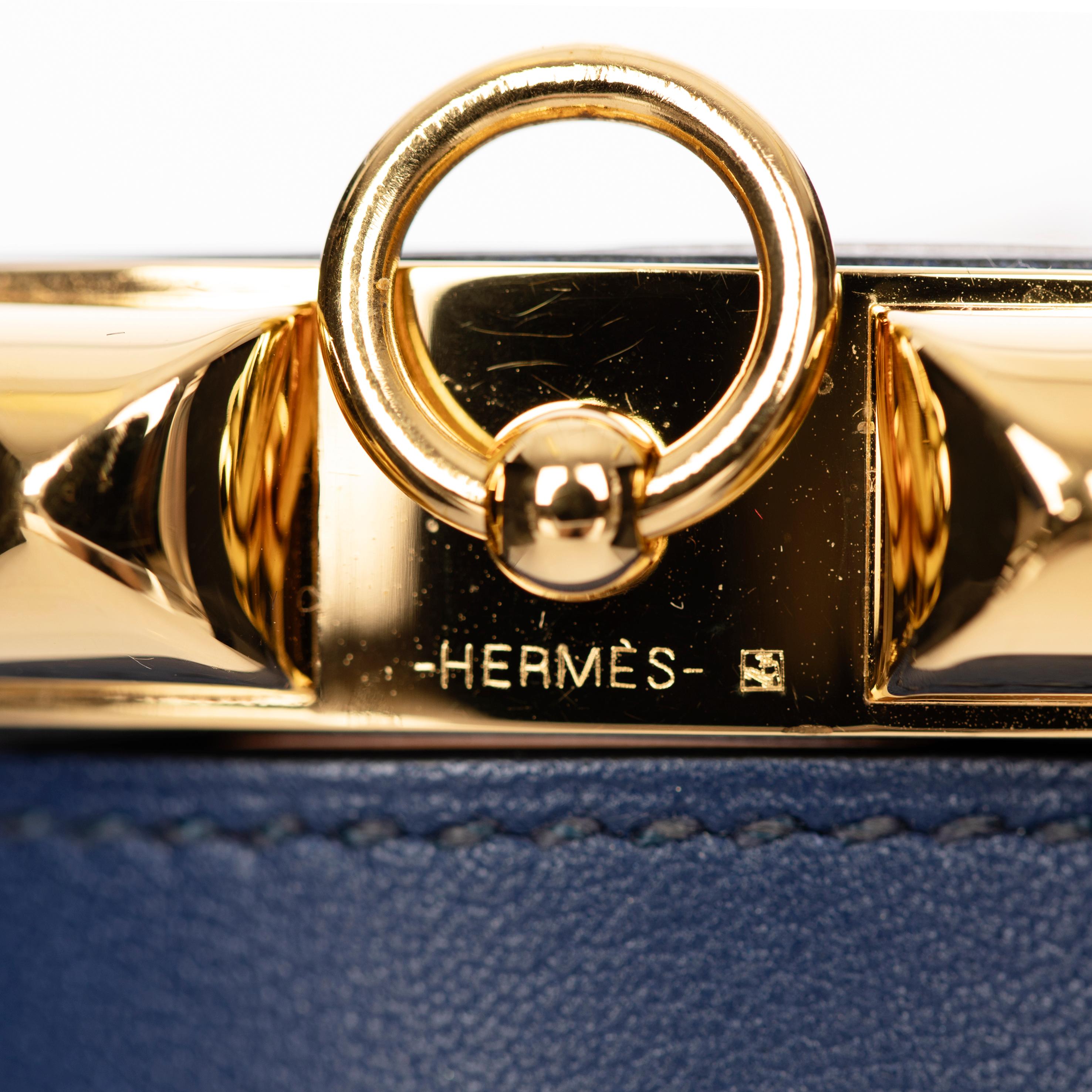 Hermes Rivale Double Tour Navy Bracelet With Gold Tone Hardware In Good Condition In DOUBLE BAY, NSW