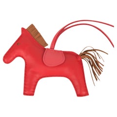 Hermes Rodeo Tasche Charme MM Rouge Indien Bougainvillea und Gold