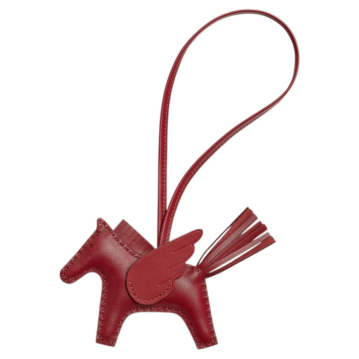 Hermes Rodeo Pegase PM charm en Rouge Grenat en vente