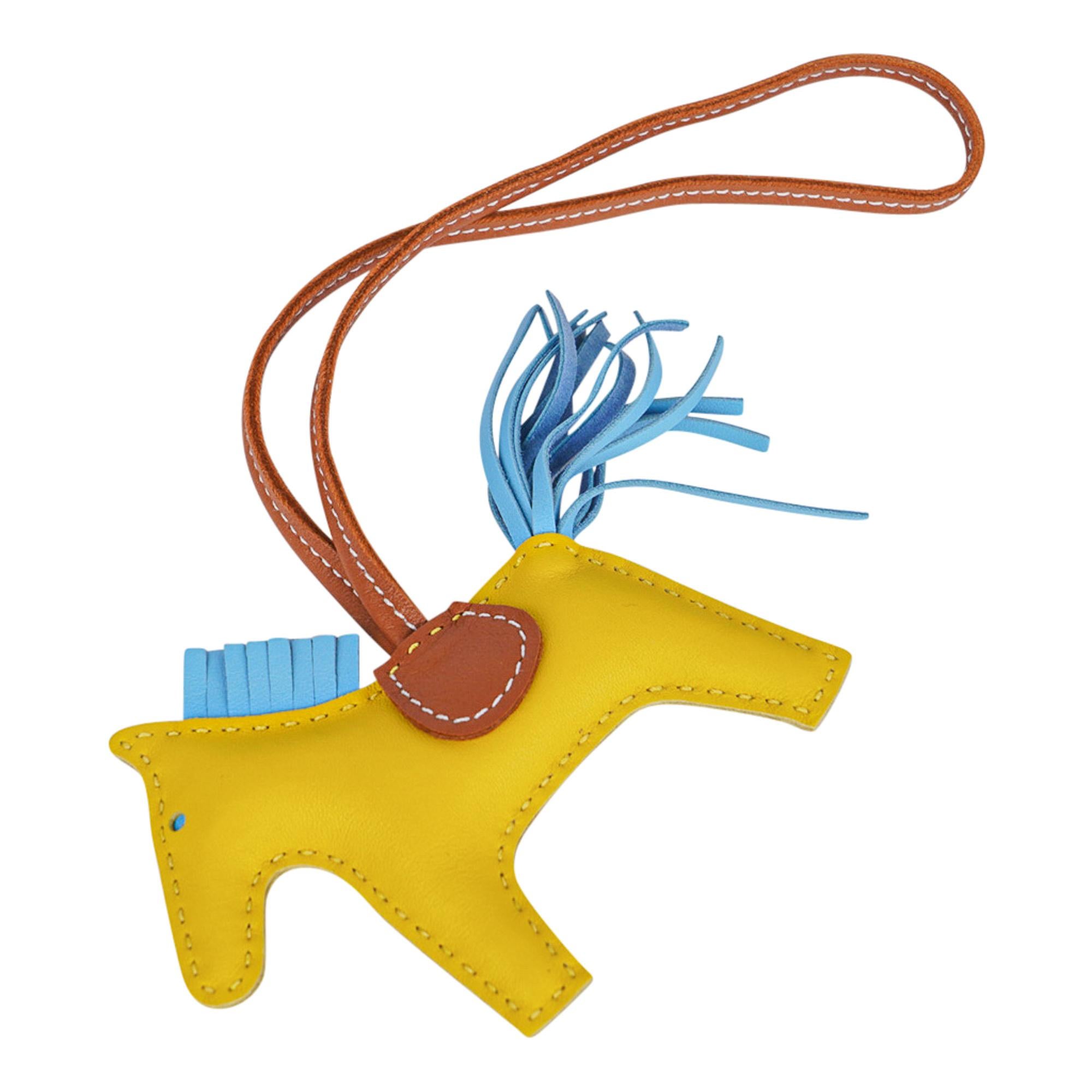 Women's Hermes Rodeo PM Bag Charm Jaune de Naples / Blue Celeste  / Gold For Sale
