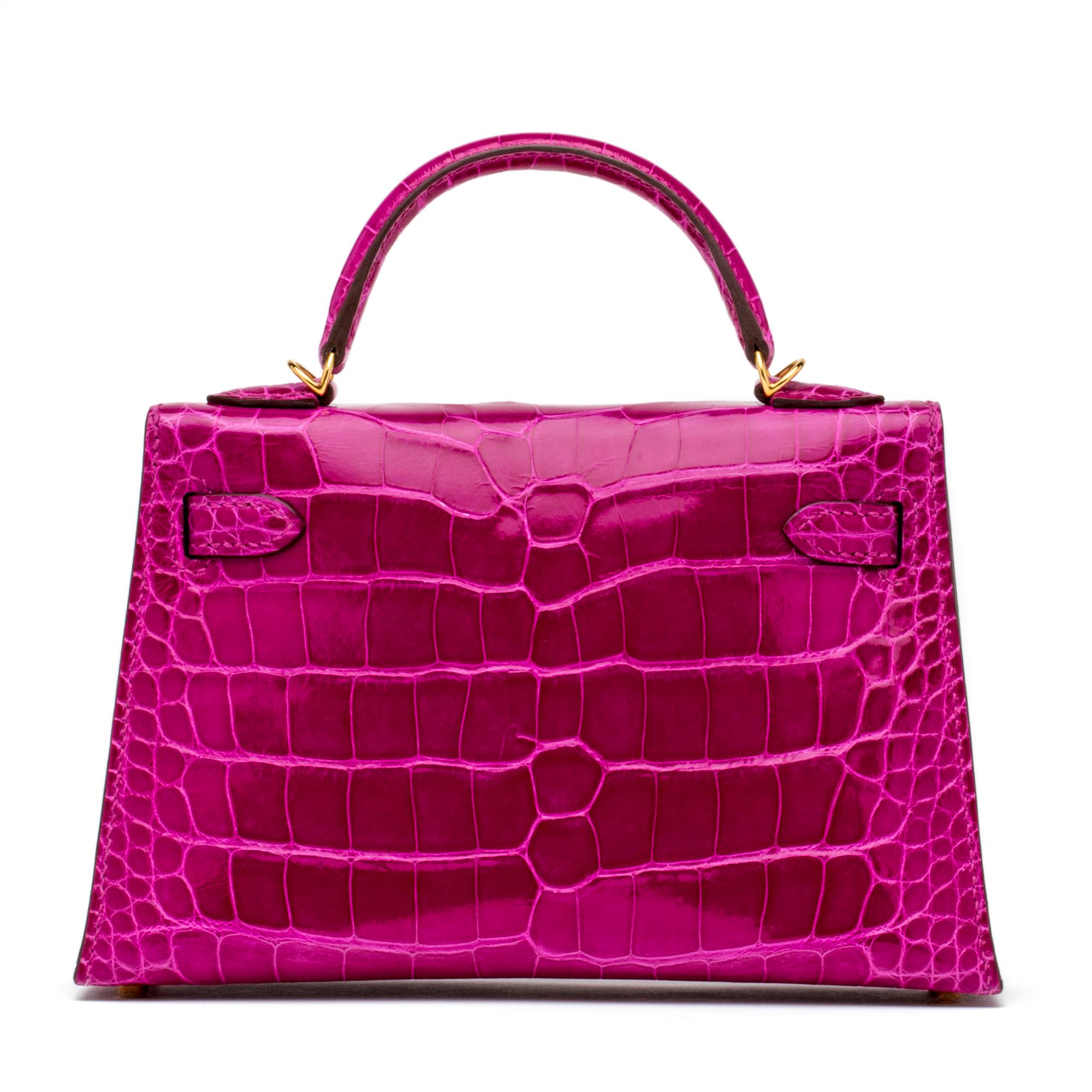 Hermes Rose Alligator Mini Kelly ll In Excellent Condition In New York, NY