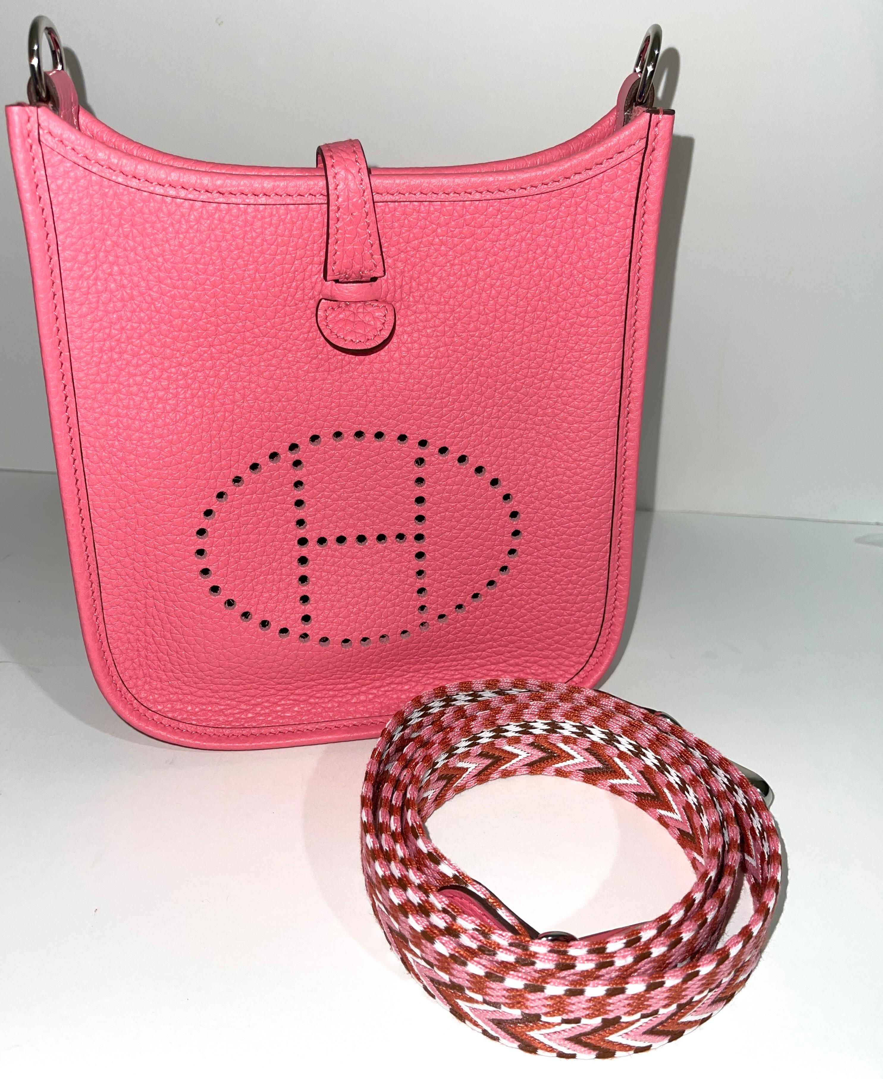 Hermes Evelyne Tpm
Rose Azalea
Amazone strap

Taurillon Clemence Leather
Measurements: 6.75