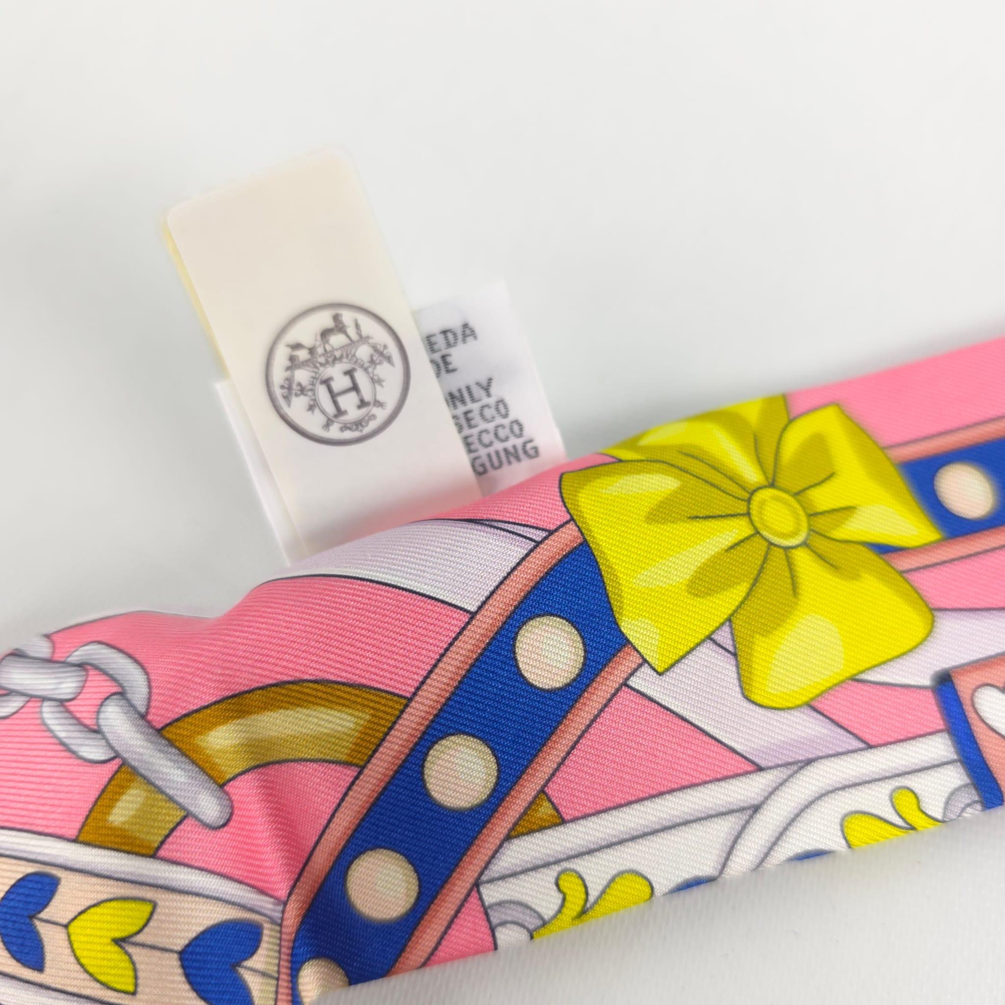 Brown Hermès rose bonbon, bleu vif & blanc silk  Harnais de Coeur Twilly