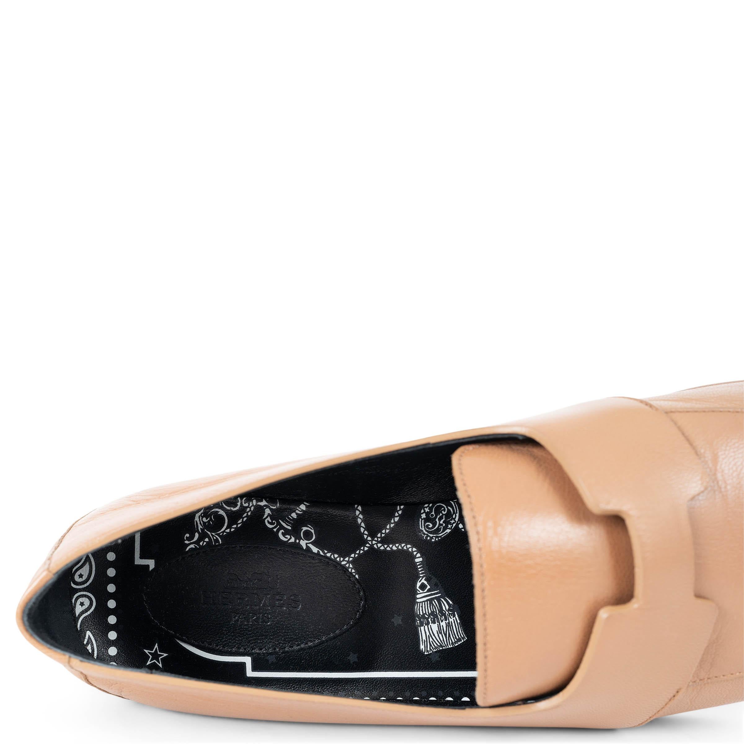 HERMÈS Chaussures plates ANCORA en cuir rose bubinga nude 38 en vente 2