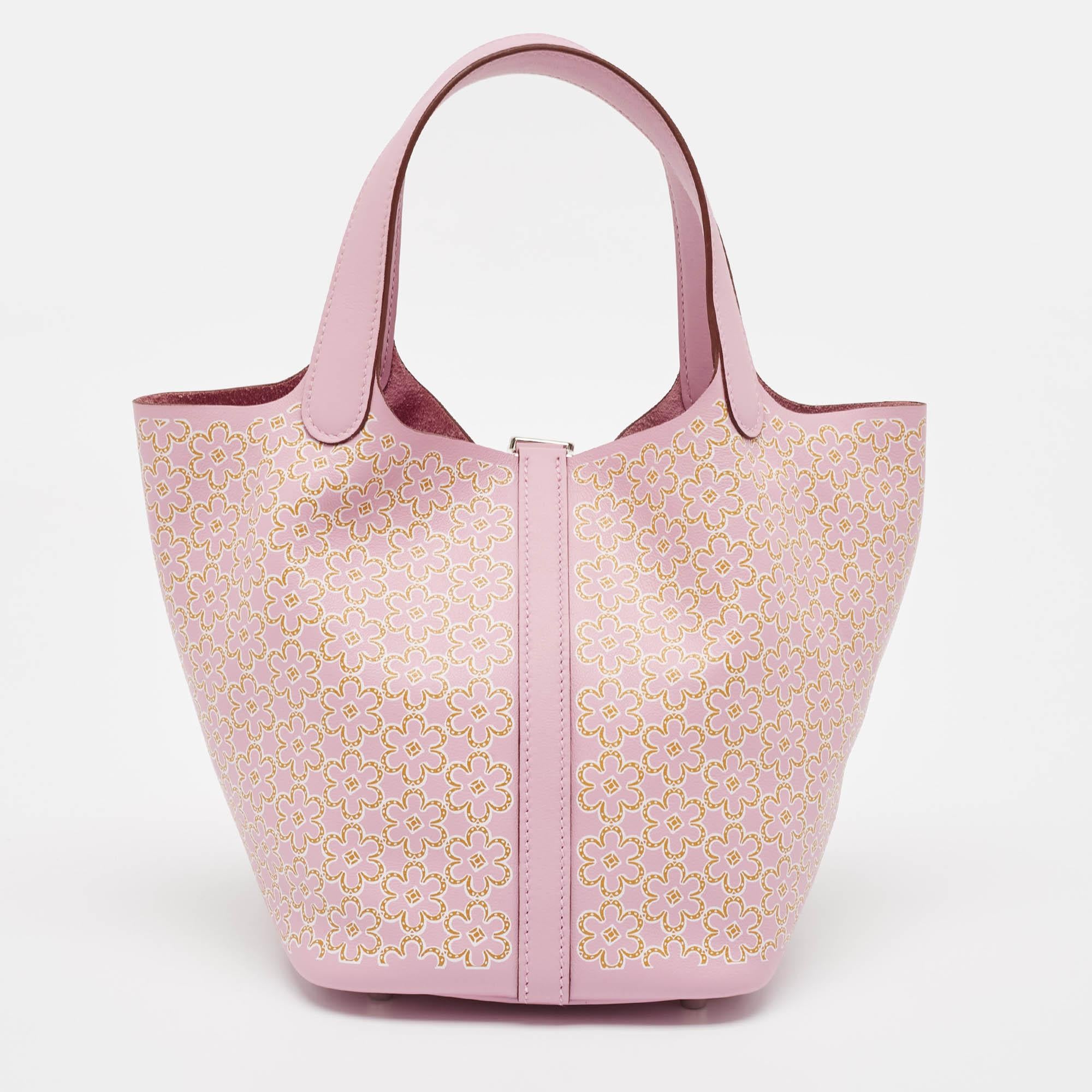 Hermes Rose/Chai/Blanc Swift Leather Lucky Daisy Picotin Lock 18 Bag In Excellent Condition In Dubai, Al Qouz 2