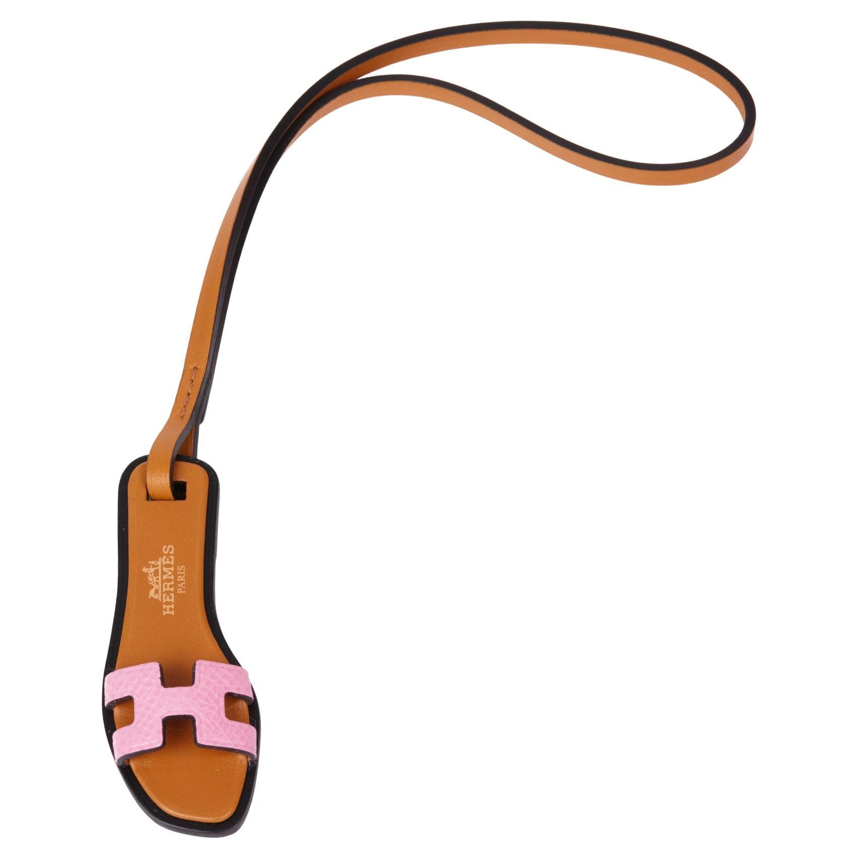 Hermès ROSE CONFETTI EPSOM LEATHER & NATURAL SABLE LEATHER ORAN CHARM For Sale