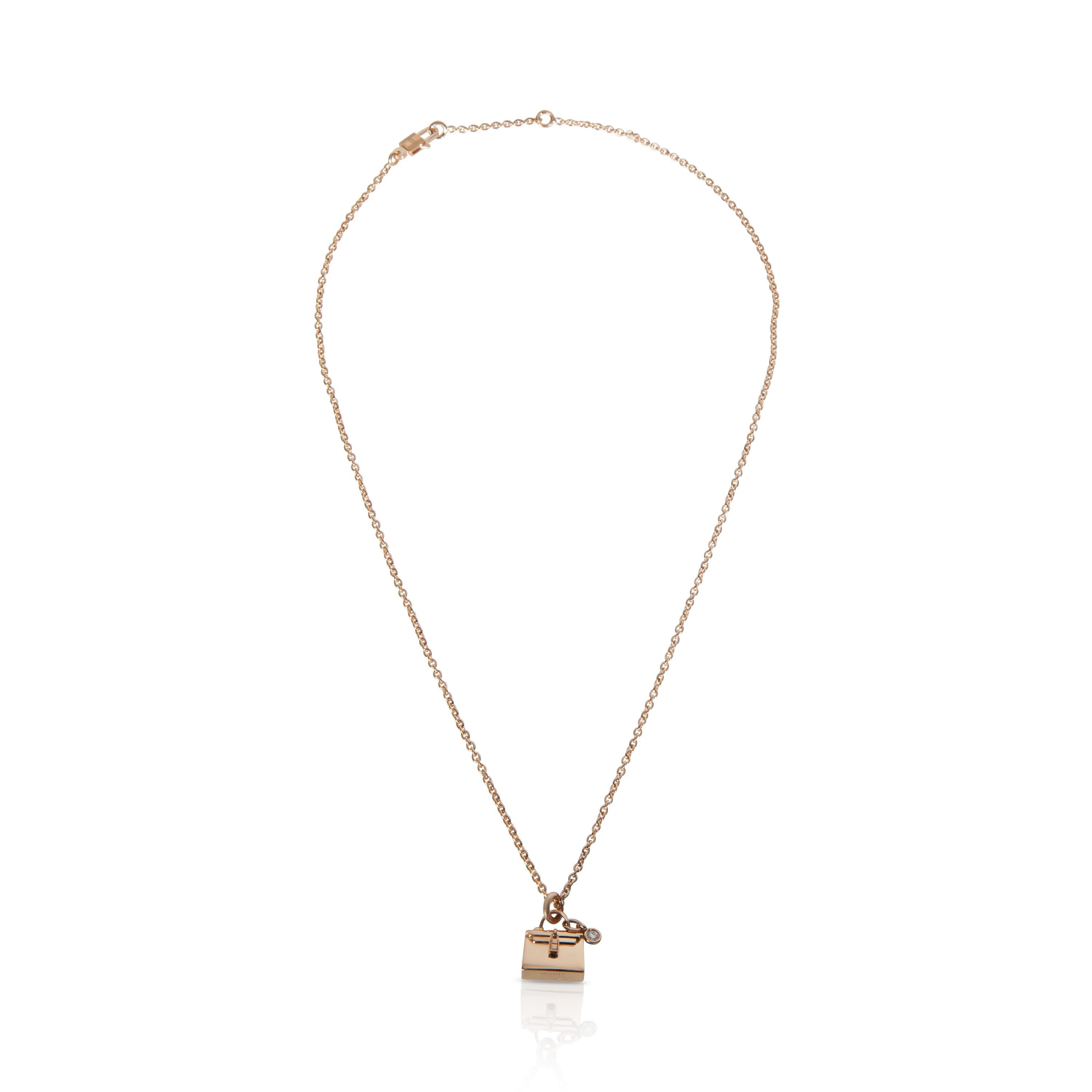 Ciondolo Amulette Kelly di Hermès in oro rosa e diamanti

DETTAGLI PRIMARI
SKU: Z148628
Titolo dell'inserzione: Ciondolo Kelly con diamanti in oro rosa di Hermès
Descrizione delle condizioni: Il bracciale Kelly Double Tour di Hermès ha la chiusura