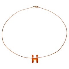 Hermès - Chaîne oméga plaquée or rose, laque orange - Collier avec pendentif Pop H