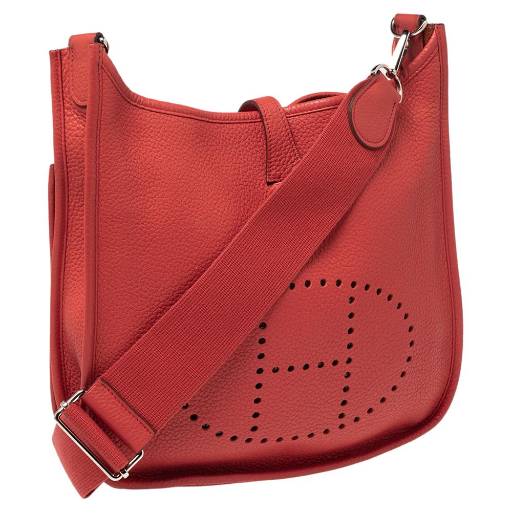 Hermes Rose Jaipur Clemence Leather Evelyne III PM Bag In Good Condition In Dubai, Al Qouz 2