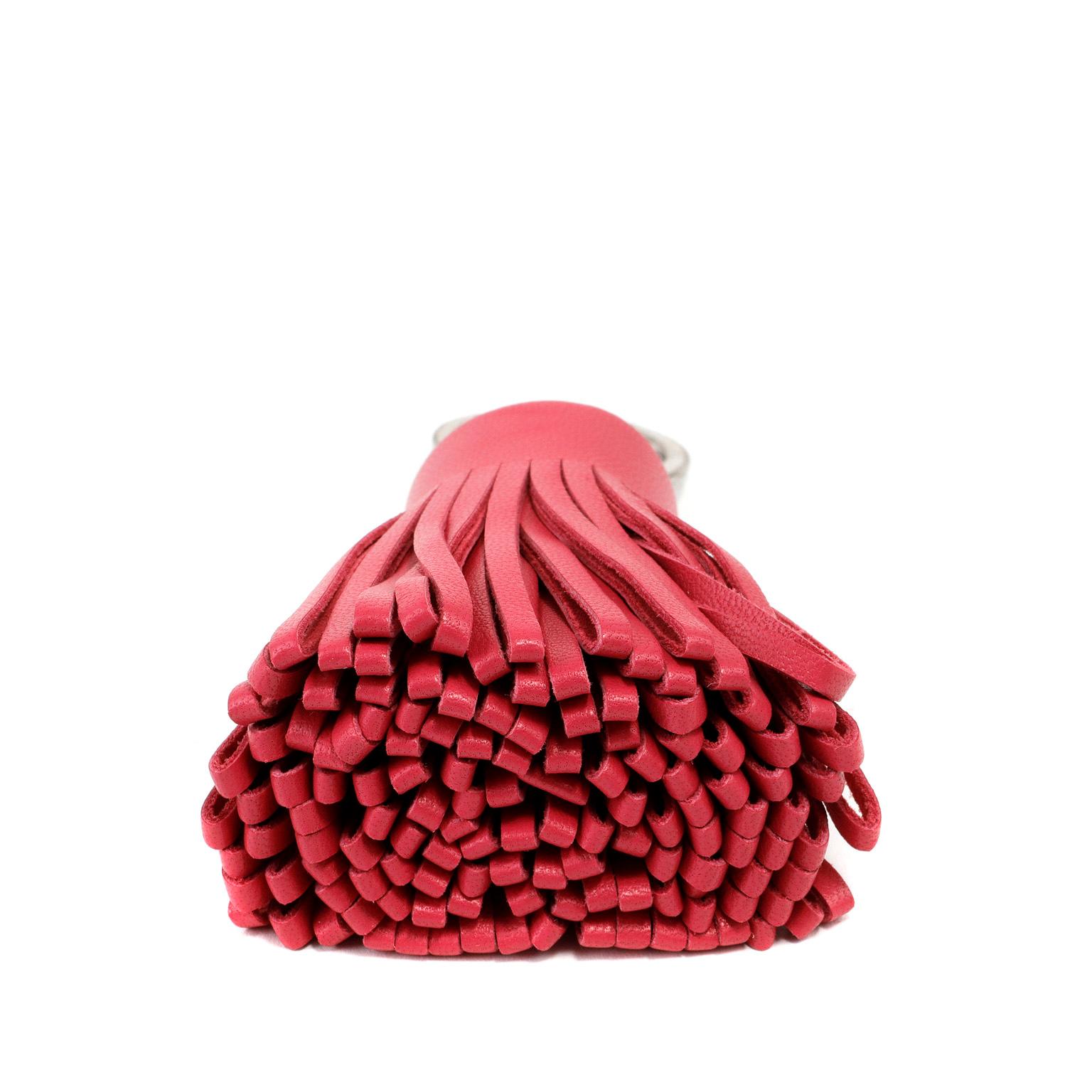 Portachiavi con nappe in pelle rosa di Hermès In condizioni ottime in vendita a Palm Beach, FL
