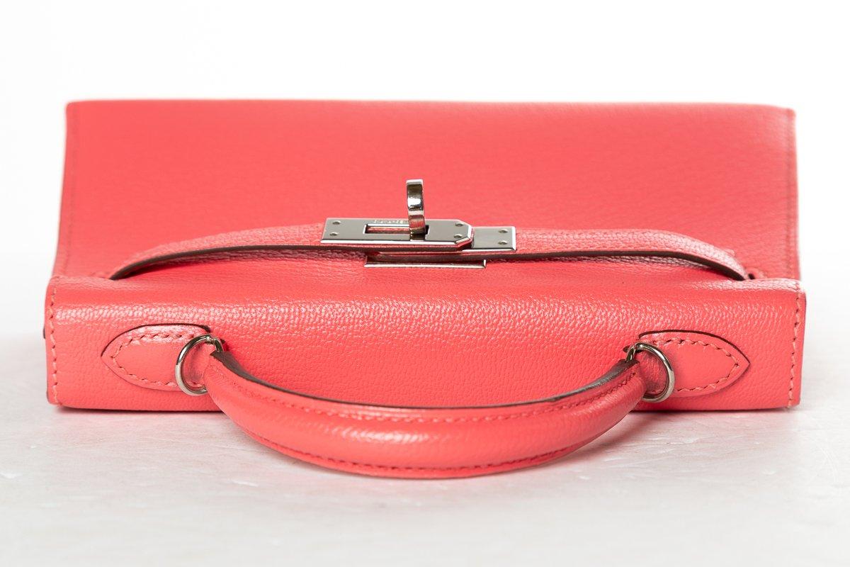Hermes Rose Lipstick Chevre Leather Mini Kelly Sellier II 20 In Good Condition For Sale In Scottsdale, AZ