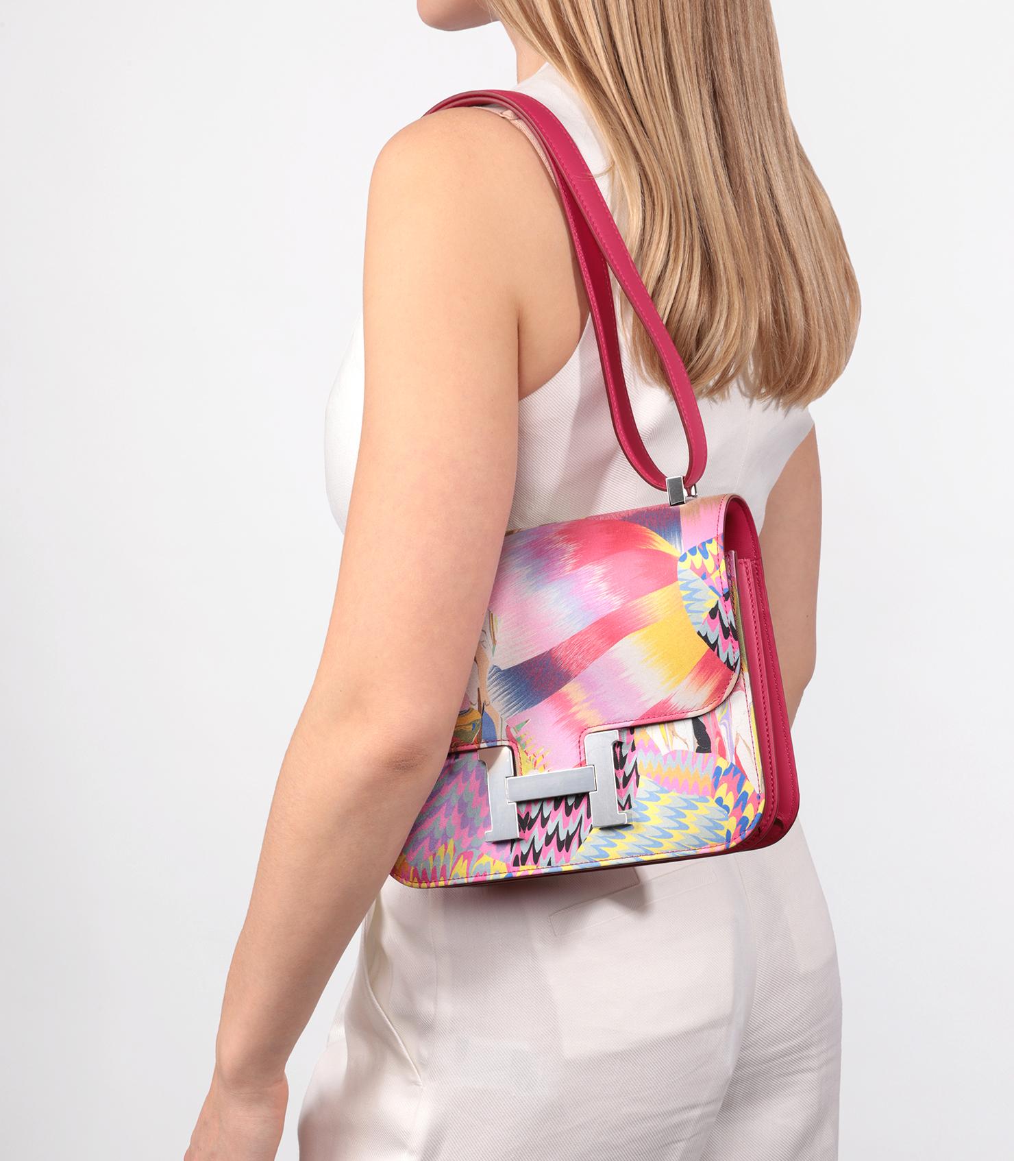 Hermès Rose Mexico Swift Leather & Marble Silk Constance 24

Product Details
Xupes Ref: HB4429
Brand: Hermès
Model: Constance 24
Type: Shoulder
Serial Number: Z
Age: 2021
Accompanied By: Hermès Dust Bag, Box, Protective Felt, Selfridges