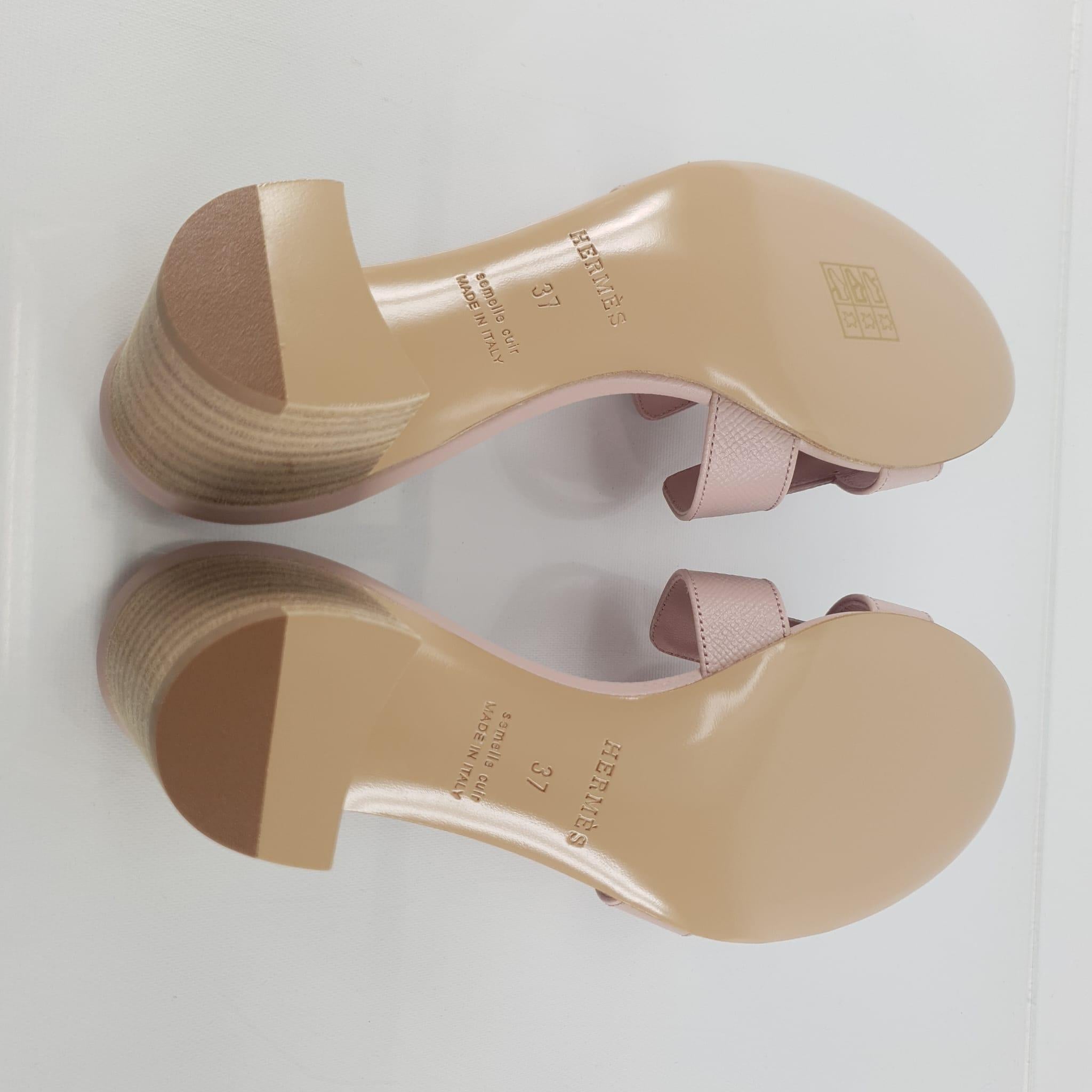 Hermes Rose Porcelaine Calfskin Size 37 Oasis sandal In New Condition For Sale In Nicosia, CY