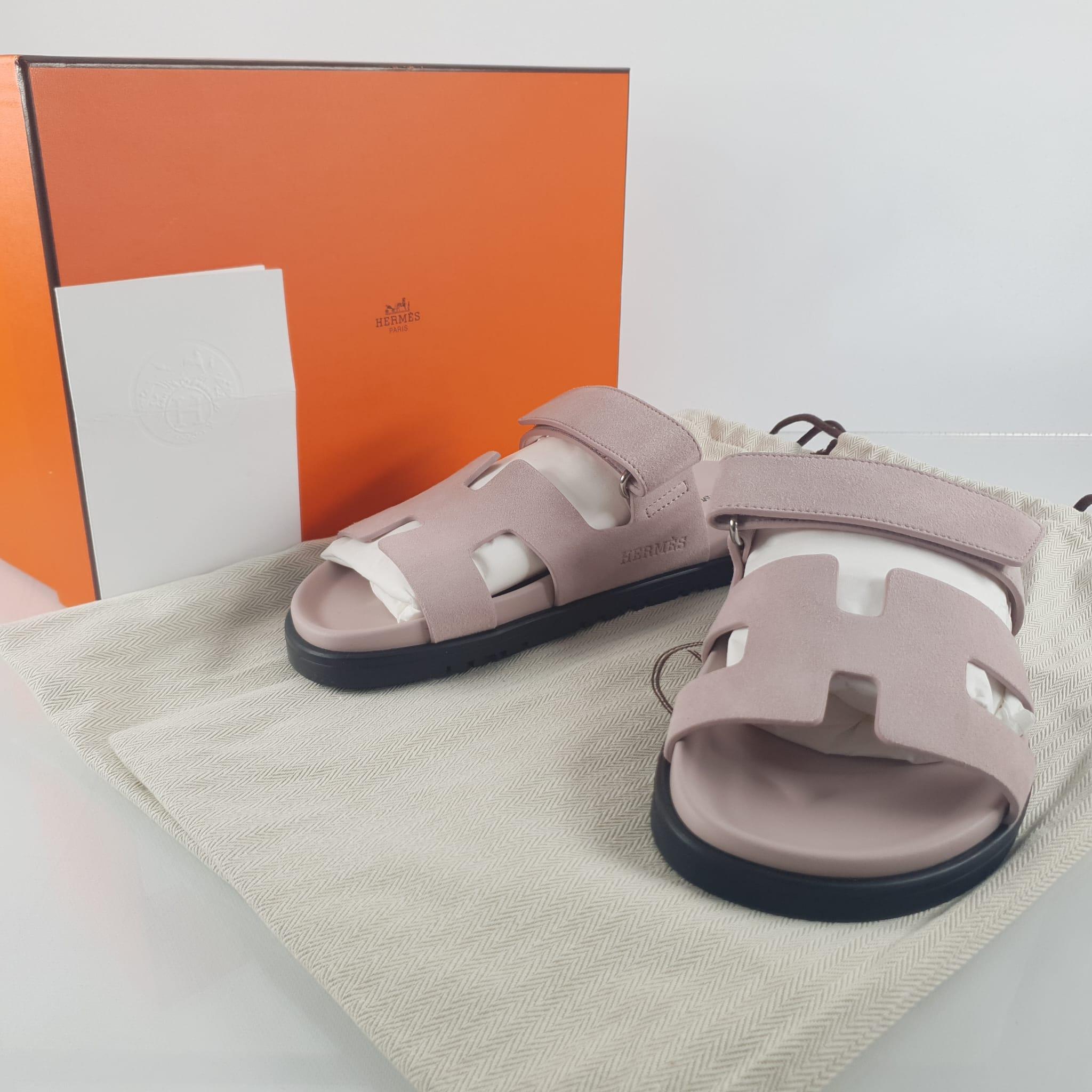 Hermes Rose Porcelaine suede goatskin size 36 Chypre sandal For Sale 2