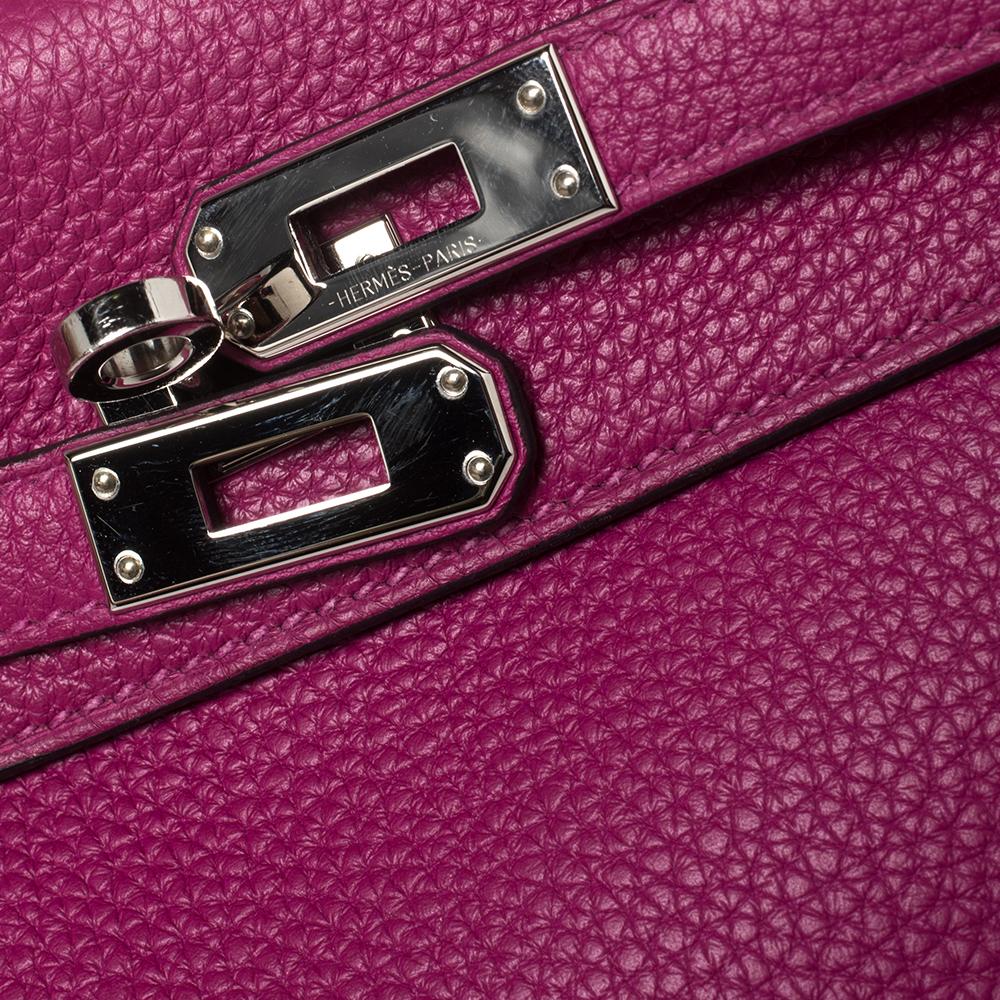 Hermes Rose Pourpre Togo Leather Palladium Finished Kelly Retourne 25 Bag In Good Condition In Dubai, Al Qouz 2