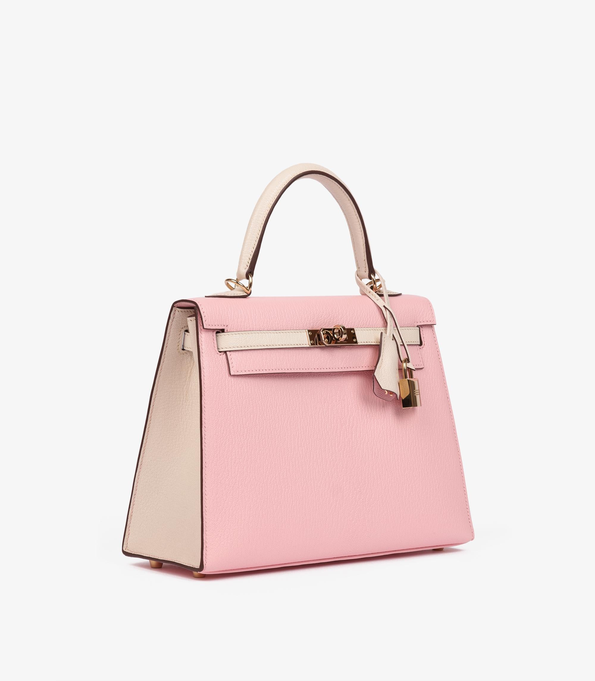 Hermès Rose Sakura & Nata Chevre Mysore Leather HSS Special Order Kelly 25cm Sellier

Détails du produit
Xupes Ref : CB1559
Marque : Hermès
Modèle : Kelly 25cm
Type : Poignée supérieure, épaule, corps à corps
Numéro de série : B
Âge :