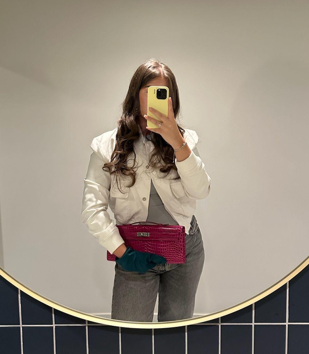 Hermès Rose Scheherazade Shiny Porosus Crocodile Leather Kelly Cut

Product Details
Xupes Ref: MML004
Brand: Hermès
Model: Kelly Cut
Type: Clutch, Top Handle
Serial Number: [R]
Age: 2014
Accompanied By: Hermès Dust Bag
Colour: Rose Scheherazade