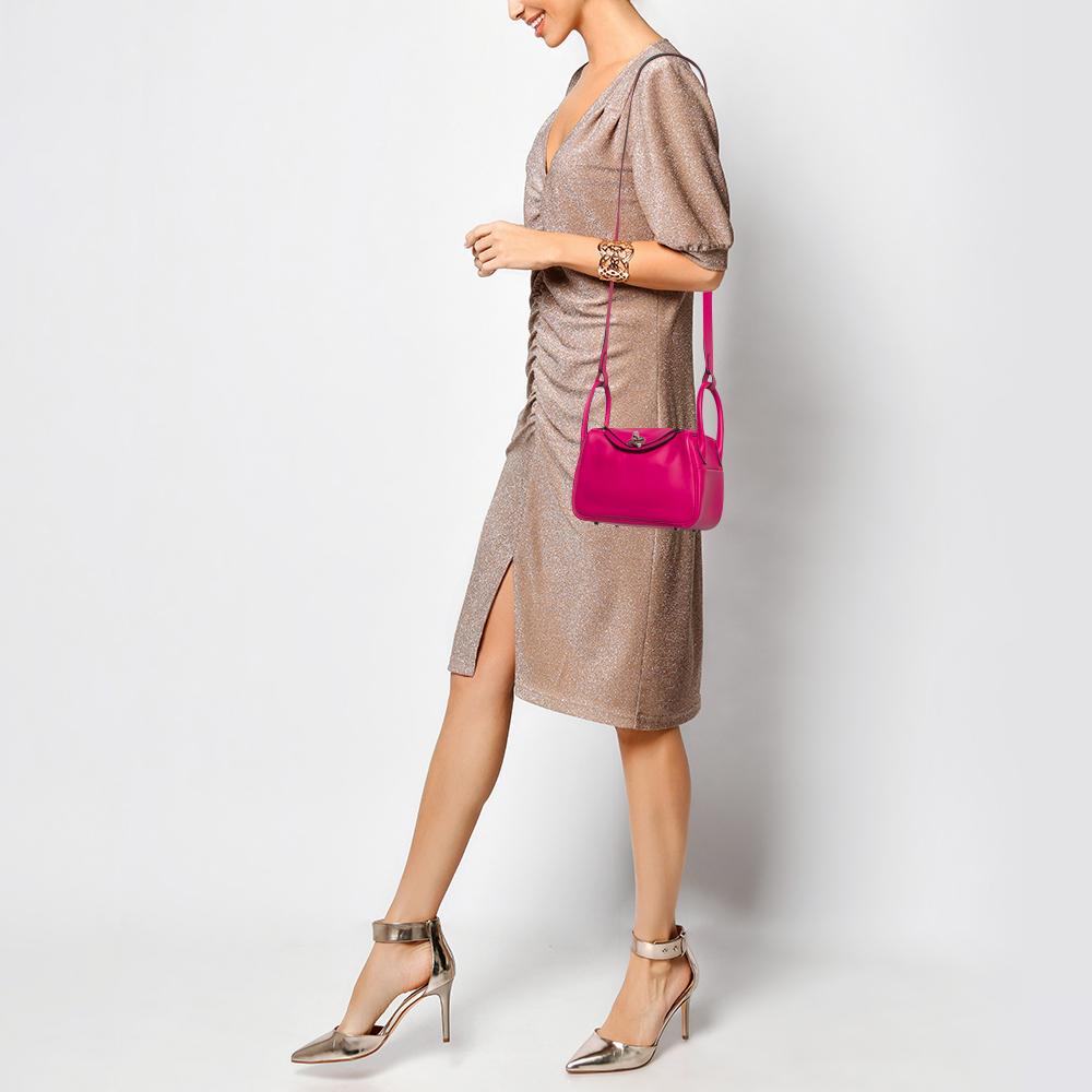 Hermès Rose Shocking Swift Leather Palladium Finish Mini Lindy Bag In New Condition In Dubai, Al Qouz 2