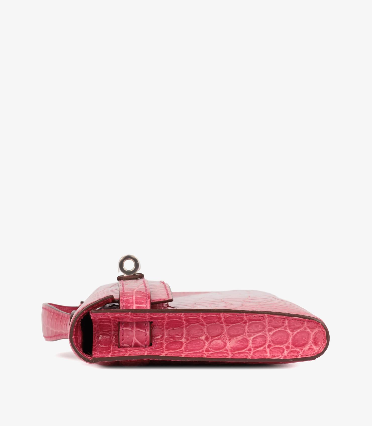 Hermès Rose Tyrien Shiny Shiny Porosus Crocodile Leather Kelly Cut In Good Condition For Sale In Bishop's Stortford, Hertfordshire